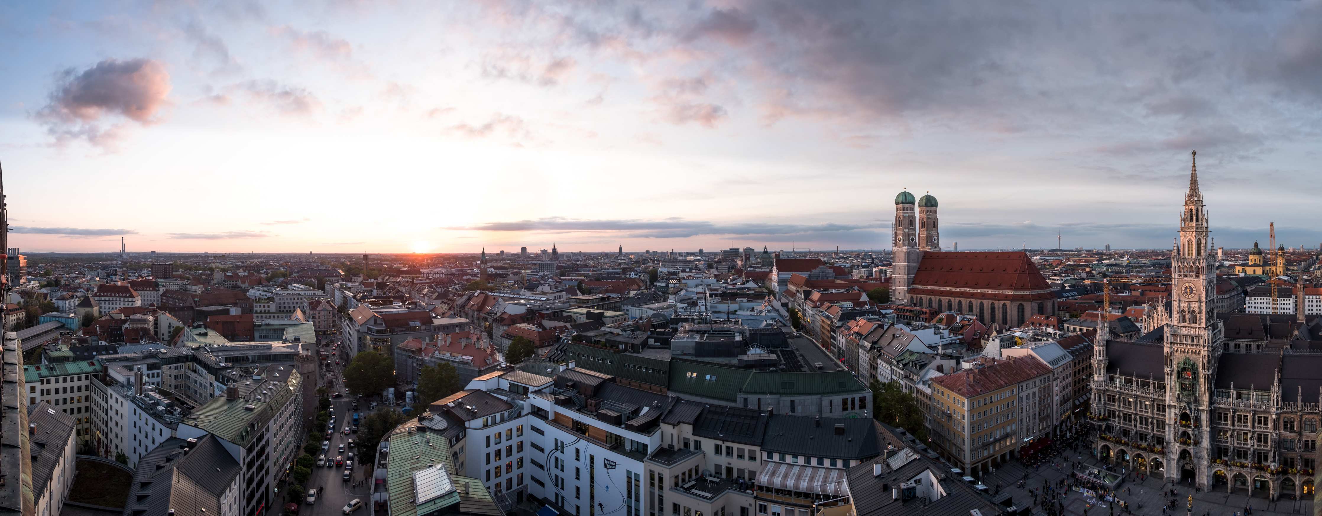 Wandverkleidung Wohnzimmer-Aussicht über München mit Frauenkirche und Rathaus