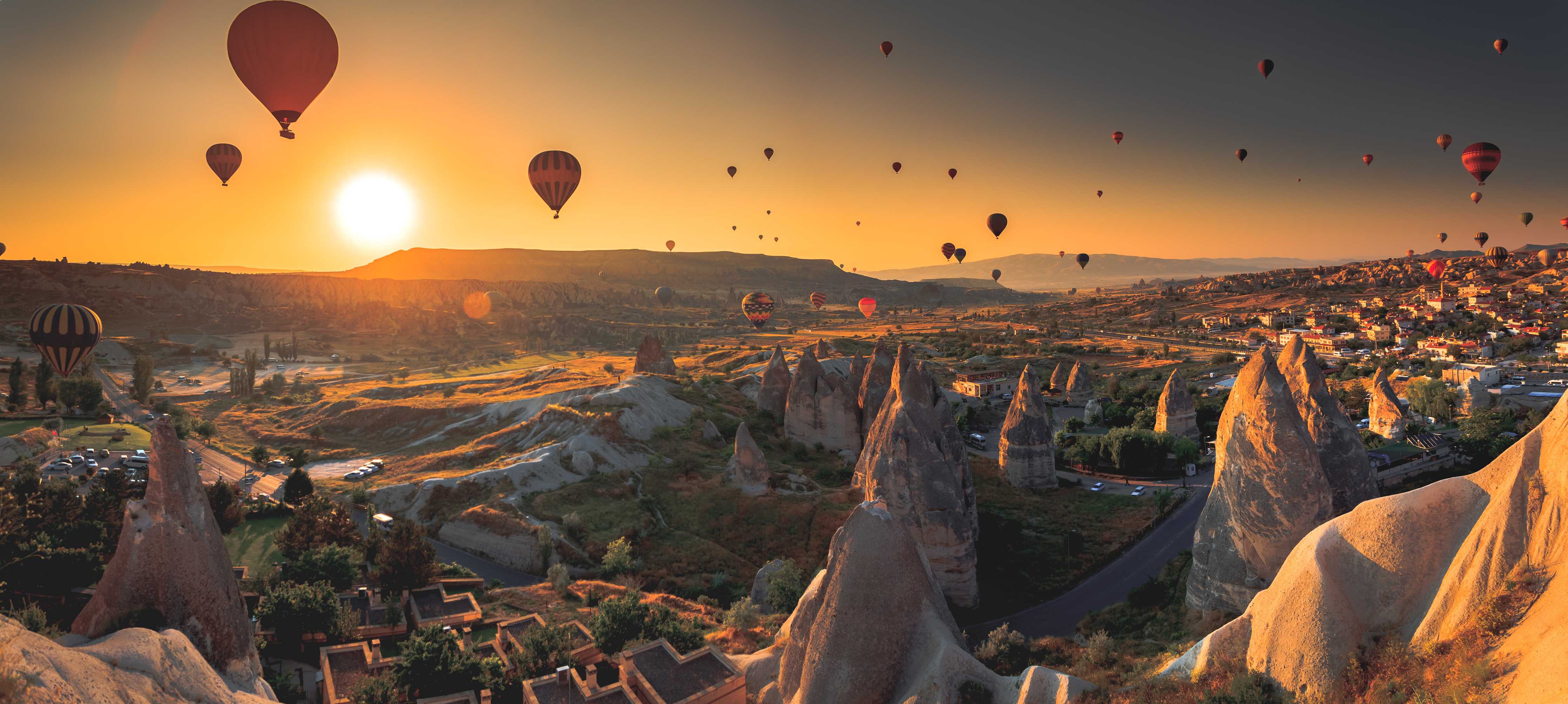Wandverkleidung Wohnzimmer-Ballonfahrt bei Sonnenuntergang in Kappadokien