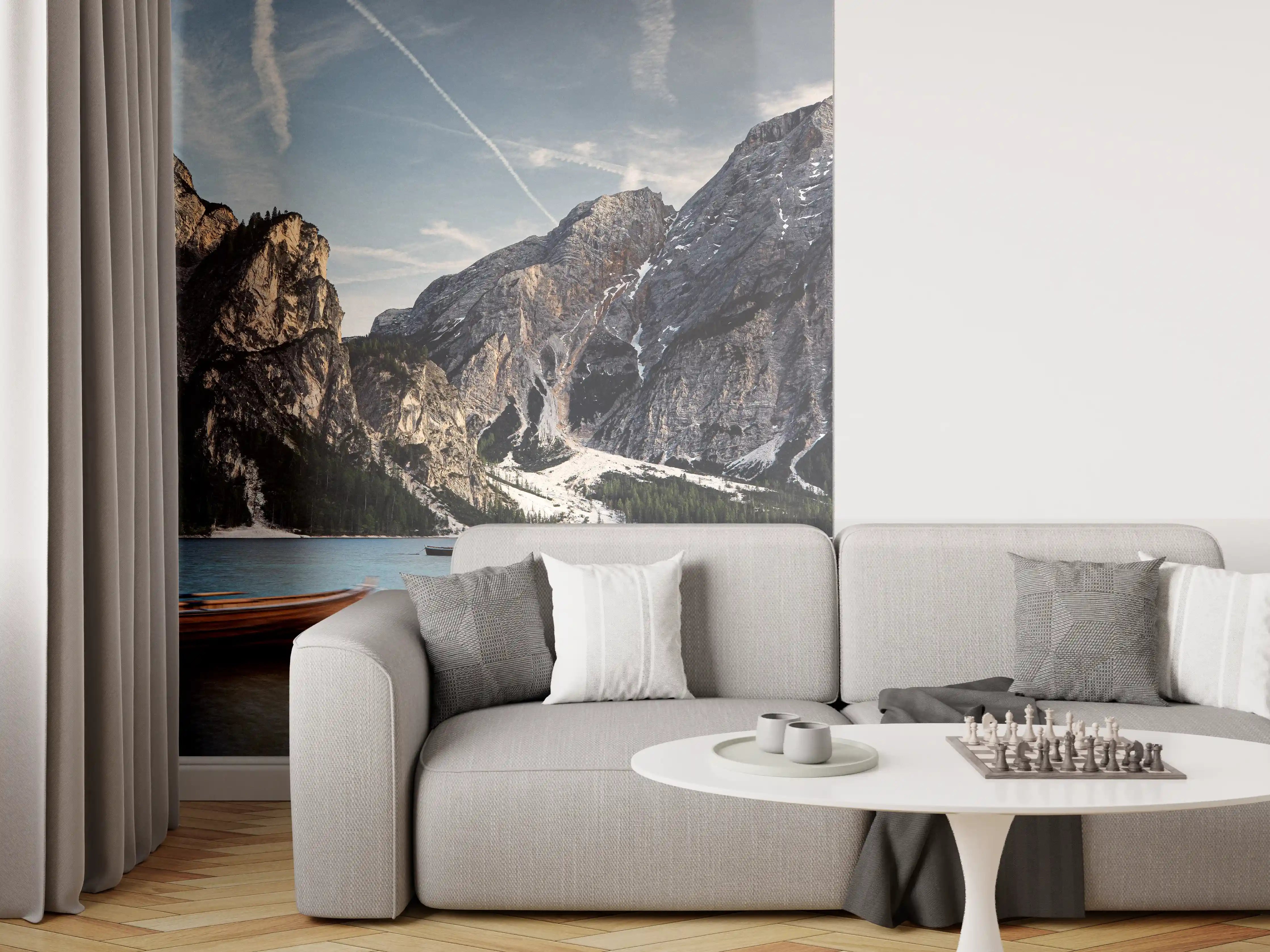 Wandverkleidung Wohnzimmer - Beeindruckende Berg- und Seelandschaft mit Booten
