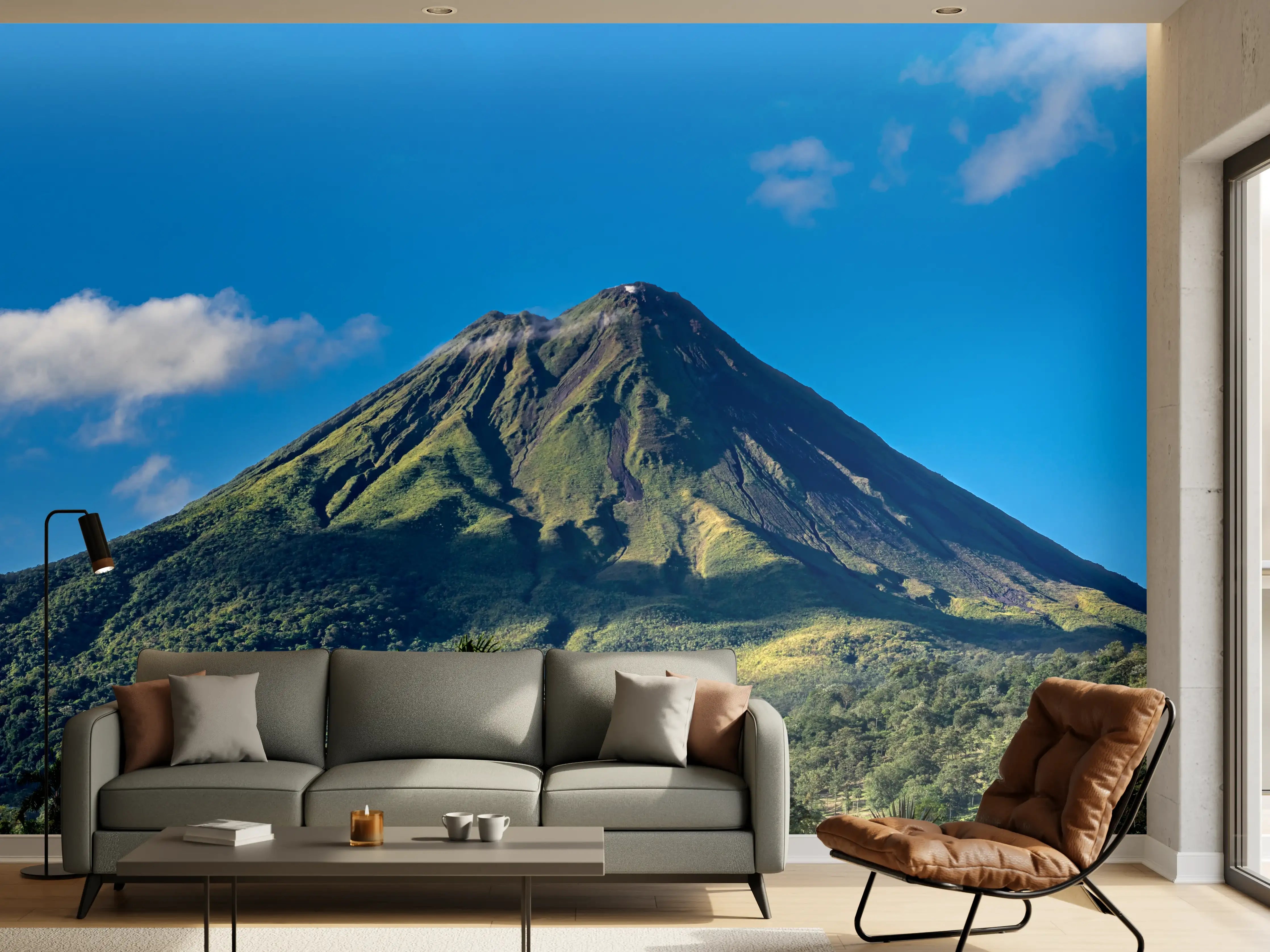 Wandverkleidung Wohnzimmer - Berglandschaft mit Vulkan und blauer Himmel