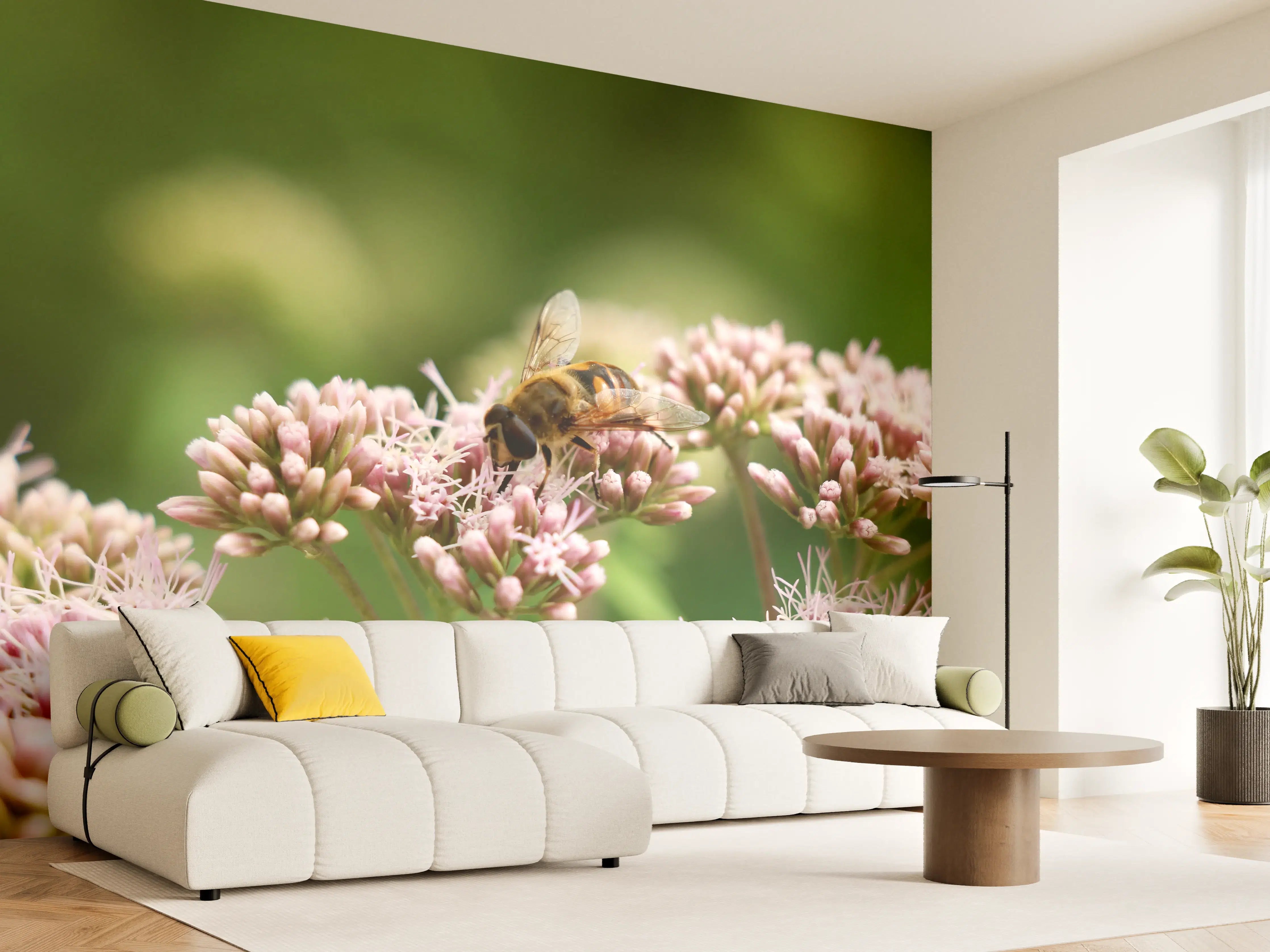 Wandverkleidung Wohnzimmer - Biene auf Rosa Blüten Makro