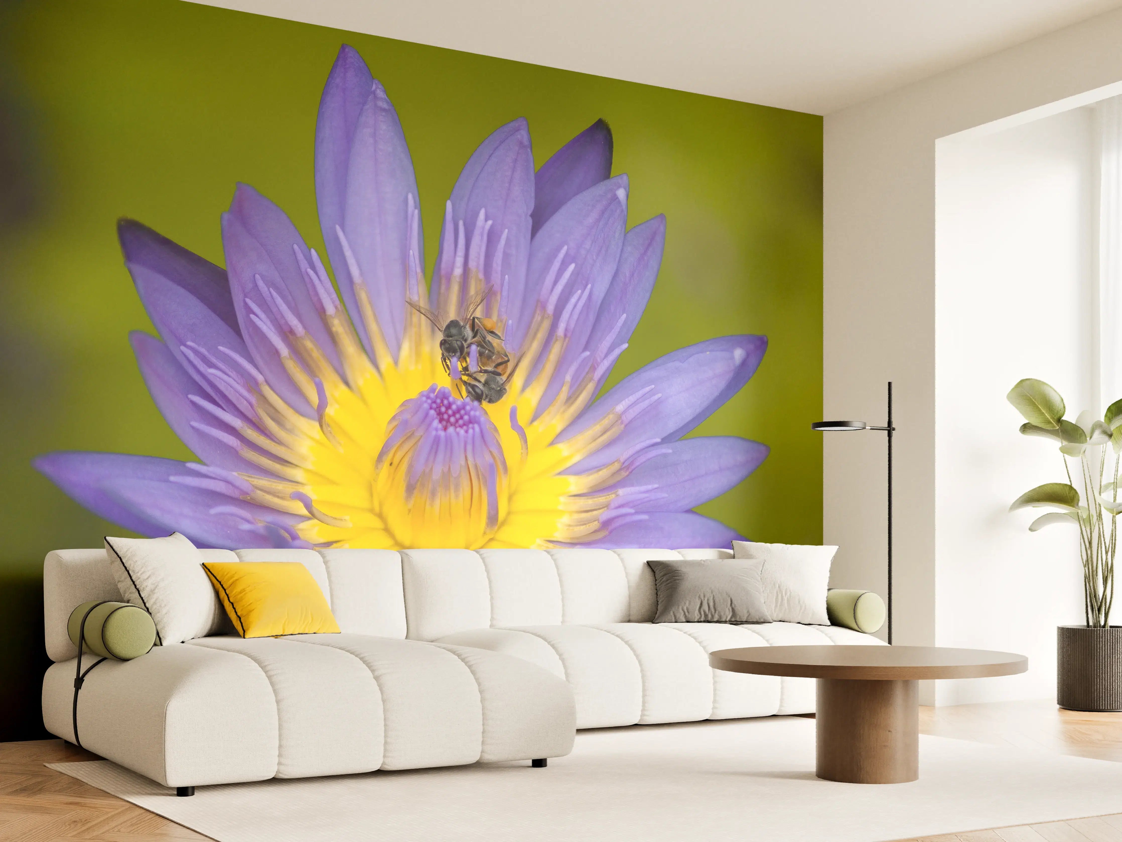 Wandverkleidung Wohnzimmer - Biene sammelt Nektar