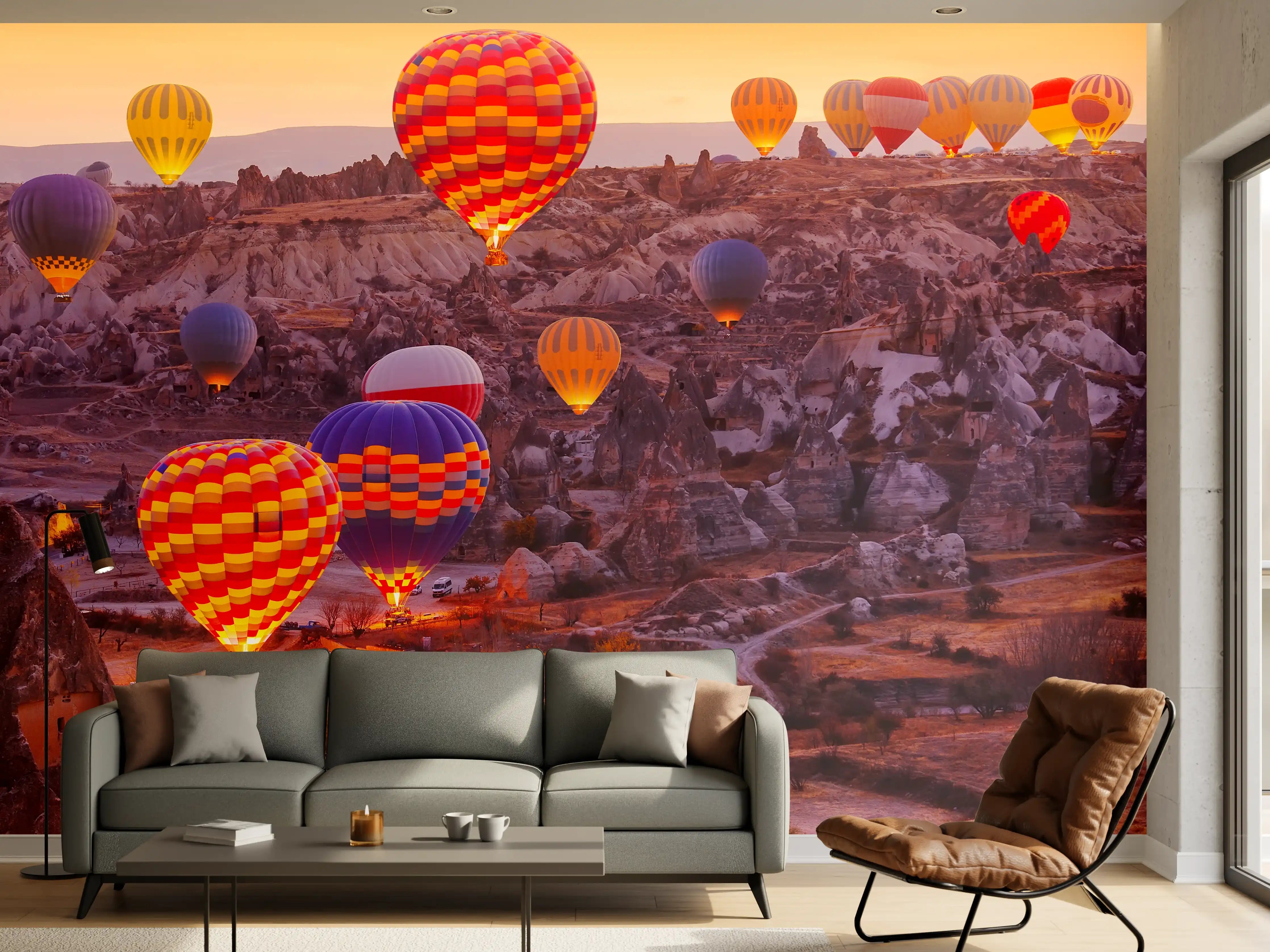 Wandverkleidung Wohnzimmer - Bunte Heißluftballons über der atemberaubenden Landschaft