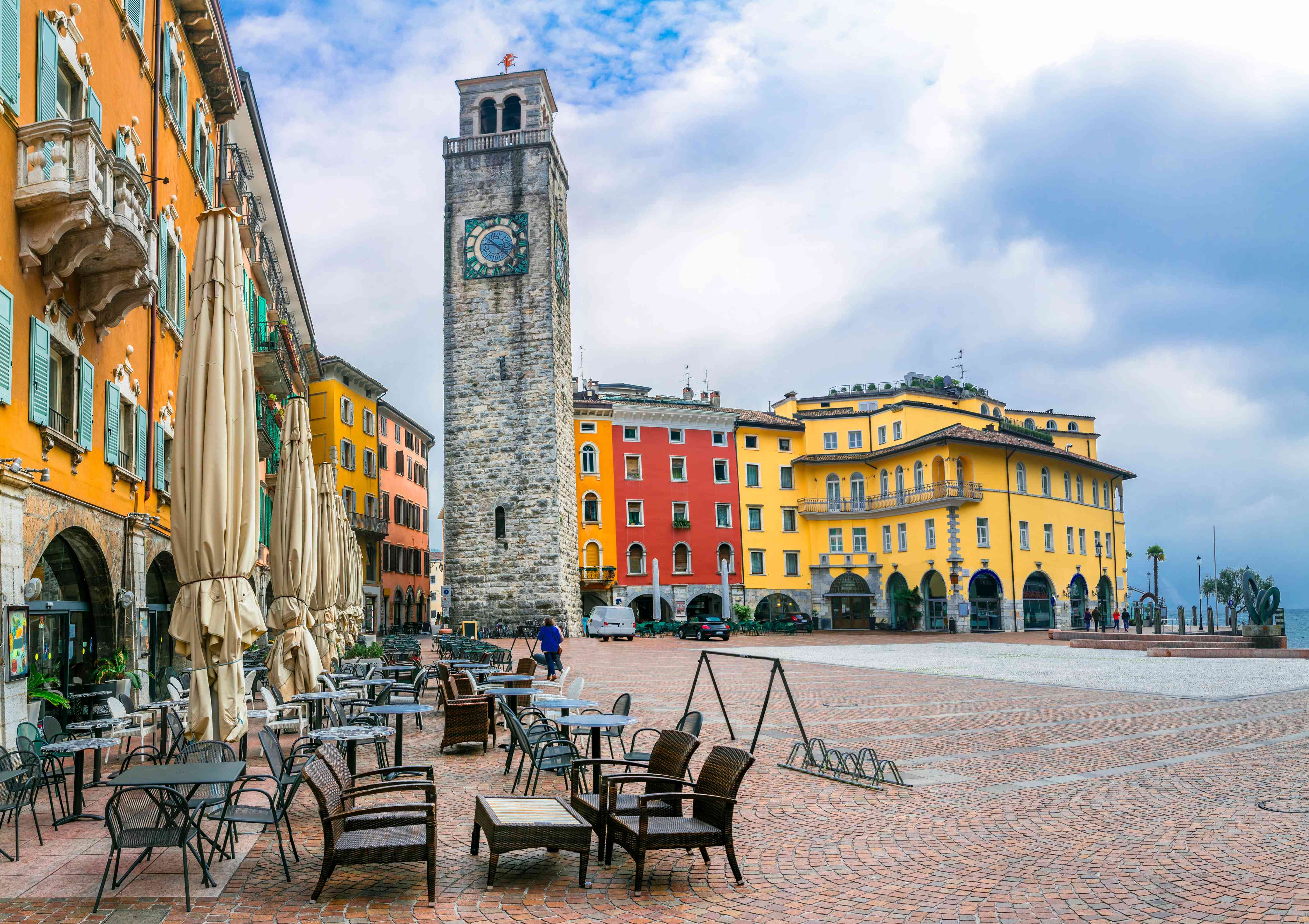 Wandverkleidung Wohnzimmer-Charmante Stadt am Gardasee - Riva del Garda