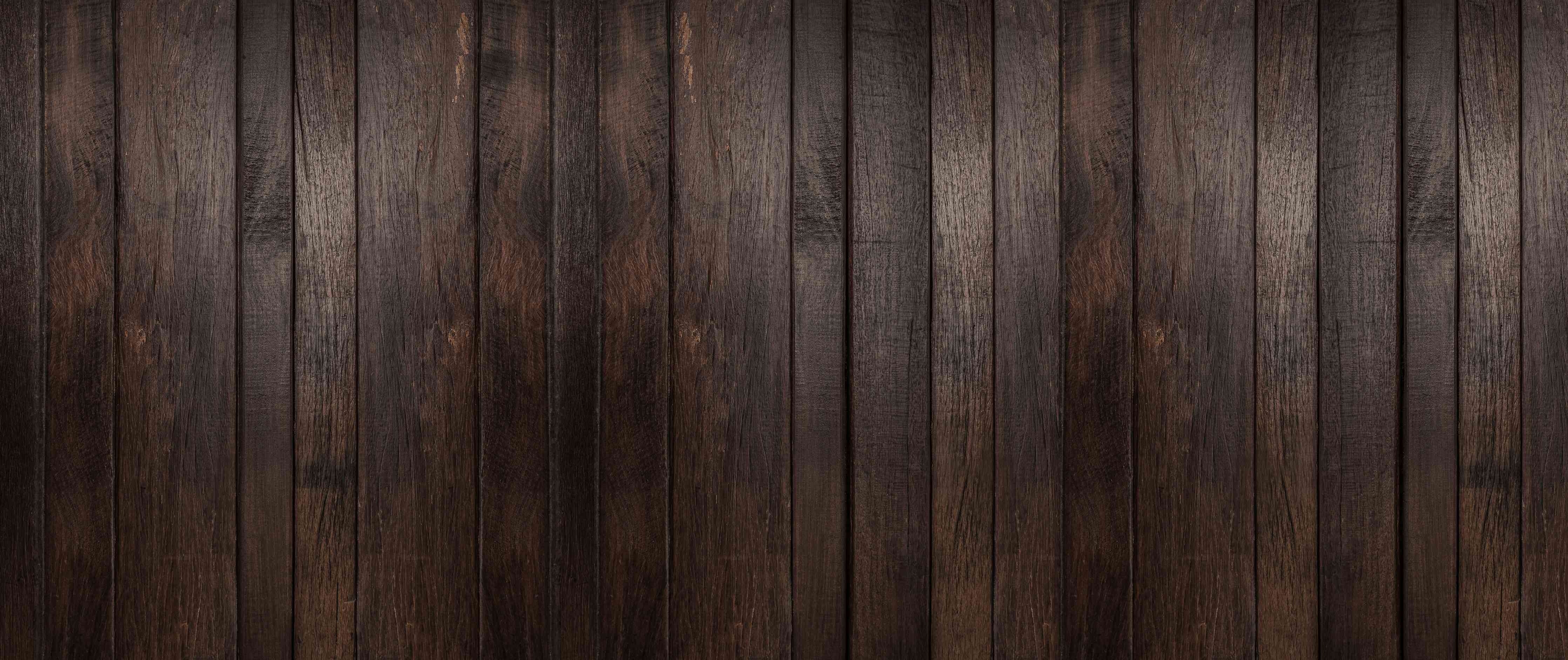 Wandverkleidung Wohnzimmer-Dunkles glasiertes Holz