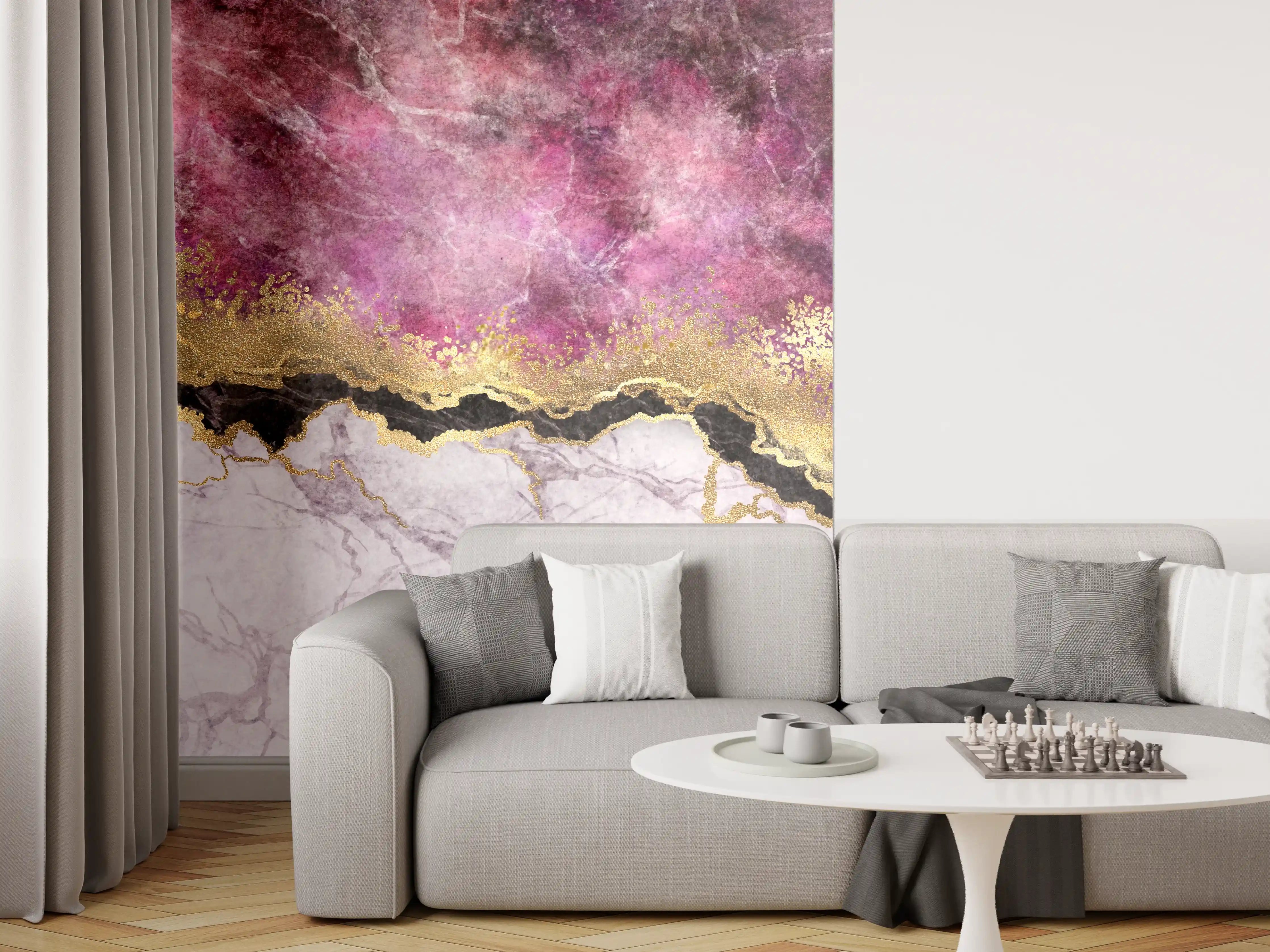 Wandverkleidung Wohnzimmer - Elegantes Marmormotiv mit goldenen Akzenten
