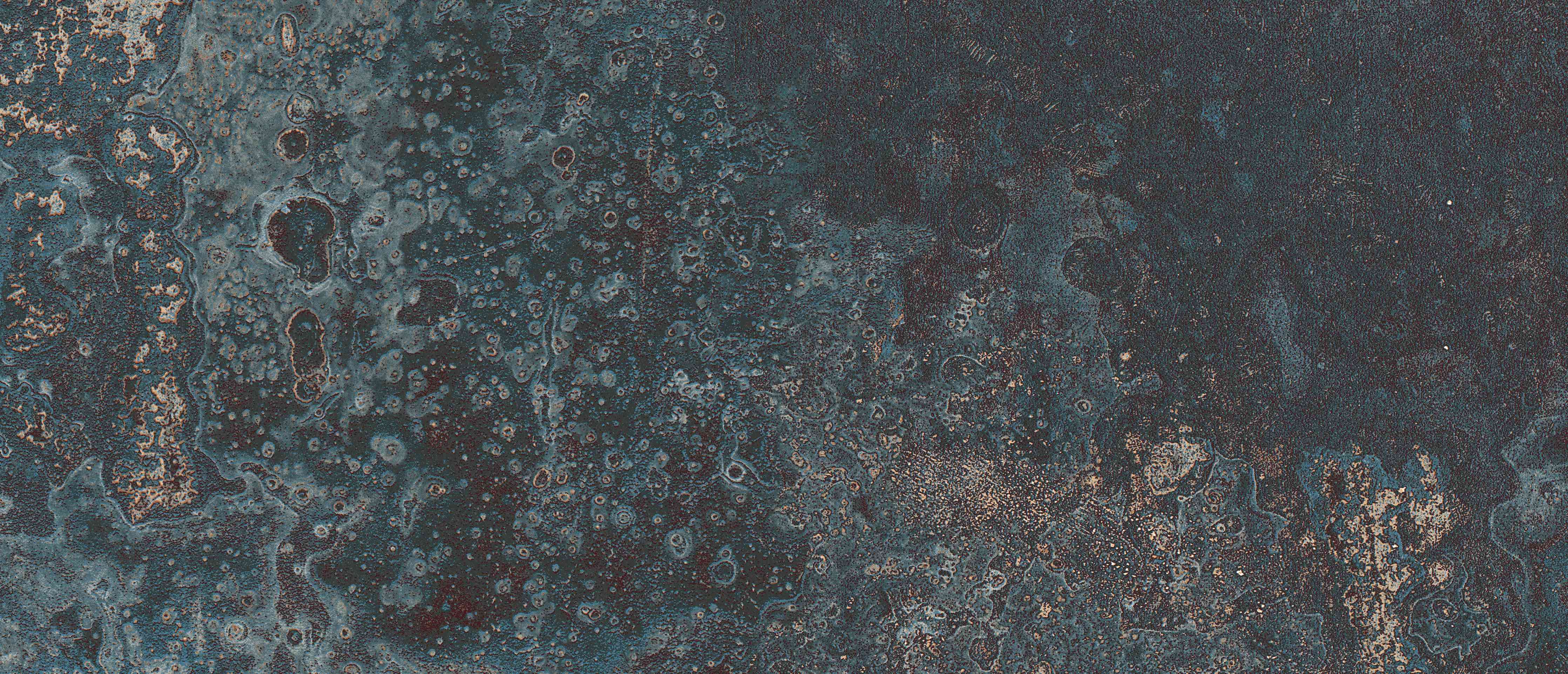 Wandverkleidung Wohnzimmer-Grau mattierte Metalltextur mit weißen Akzenten