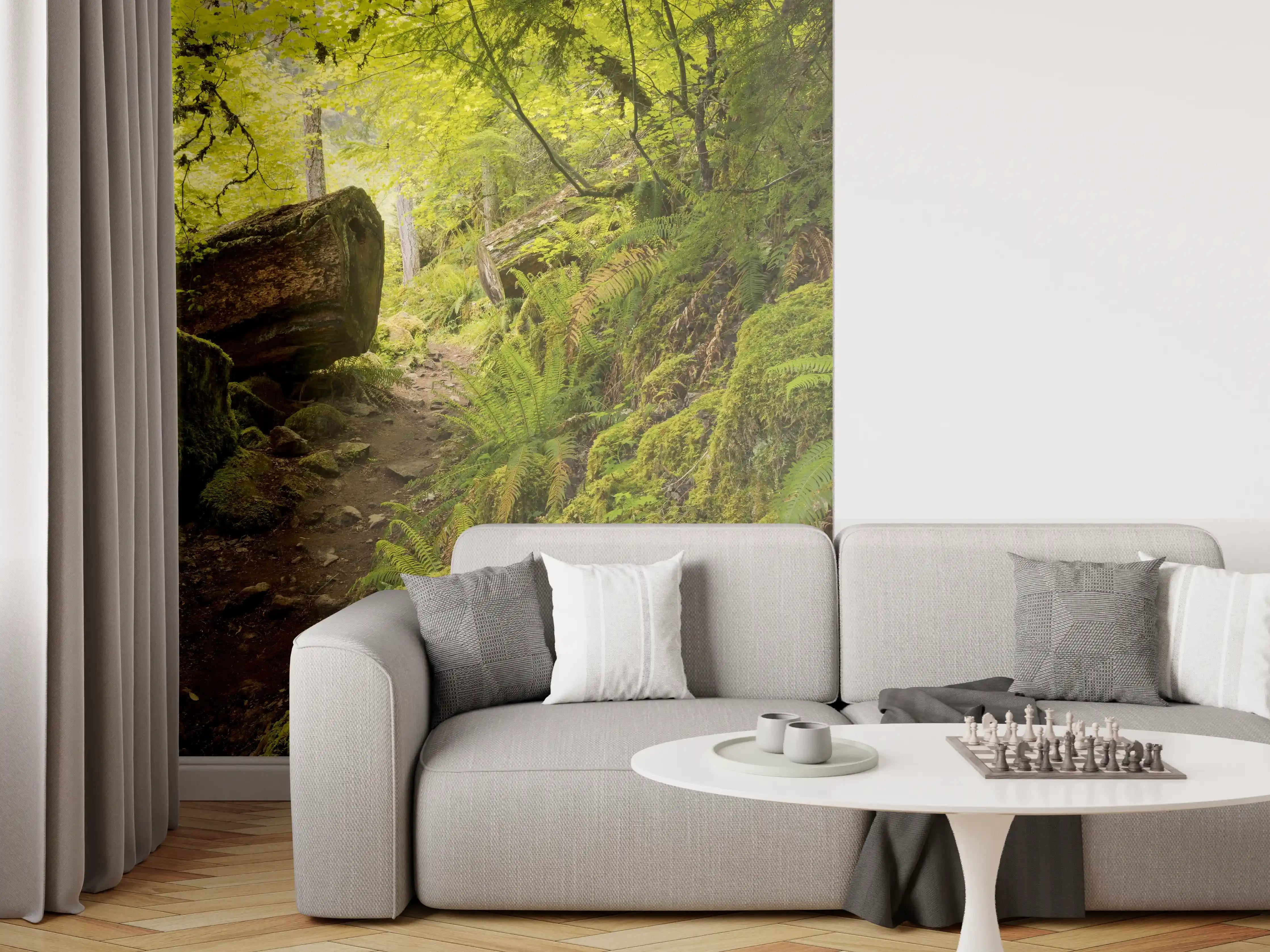 Wandverkleidung Wohnzimmer - Grüner Waldpfad mit Moos und Felsen