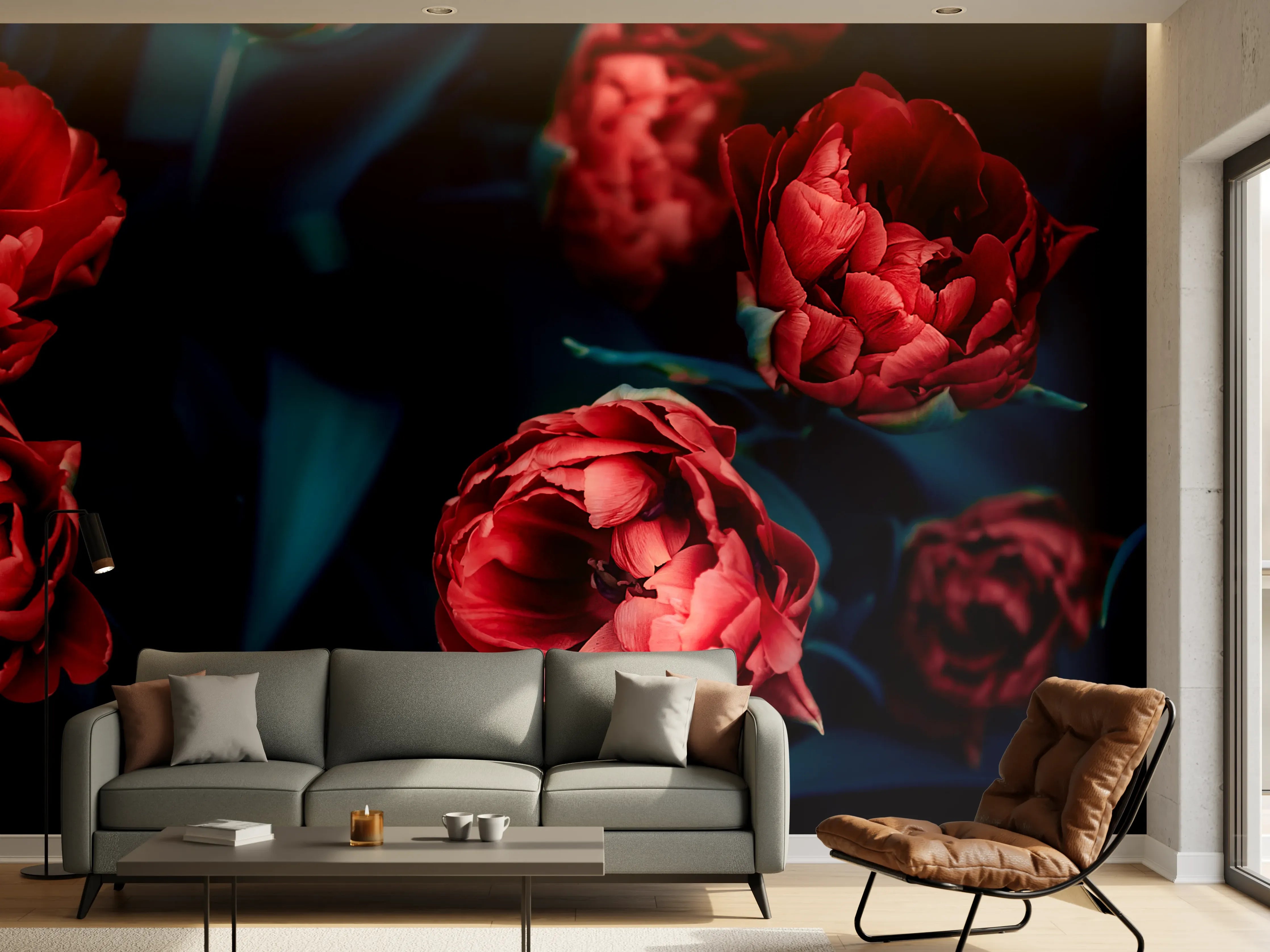 Wandverkleidung Wohnzimmer - Hochwertige rote Blumen im dunklen Hintergrund