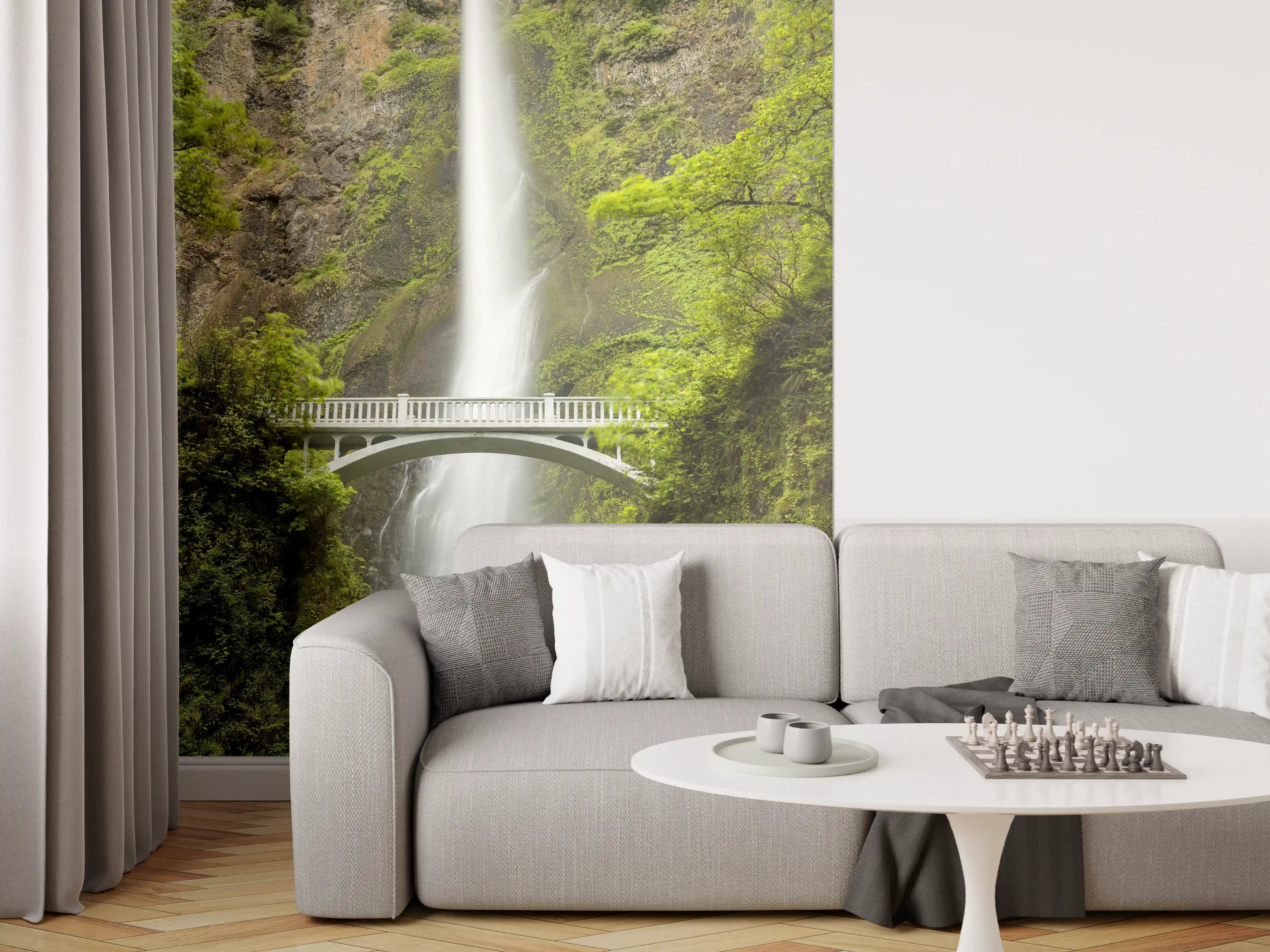 Wandverkleidung Wohnzimmer - Hochwertiges Wasserfall-Bild mit Brücke in grüner Natur