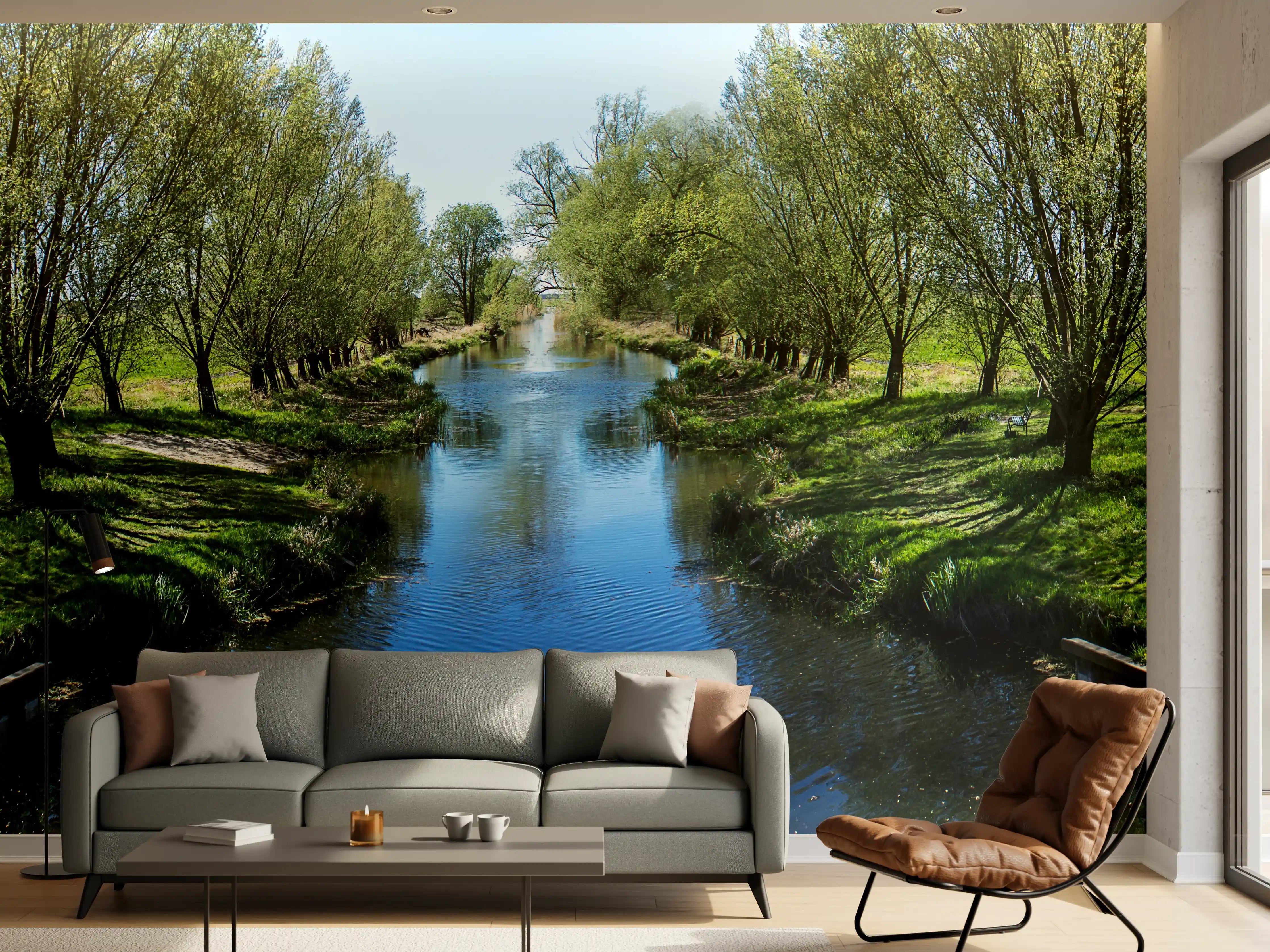 Wandverkleidung Wohnzimmer - Idyllischer Fluss mit Bäumen und natürlicher Umgebung