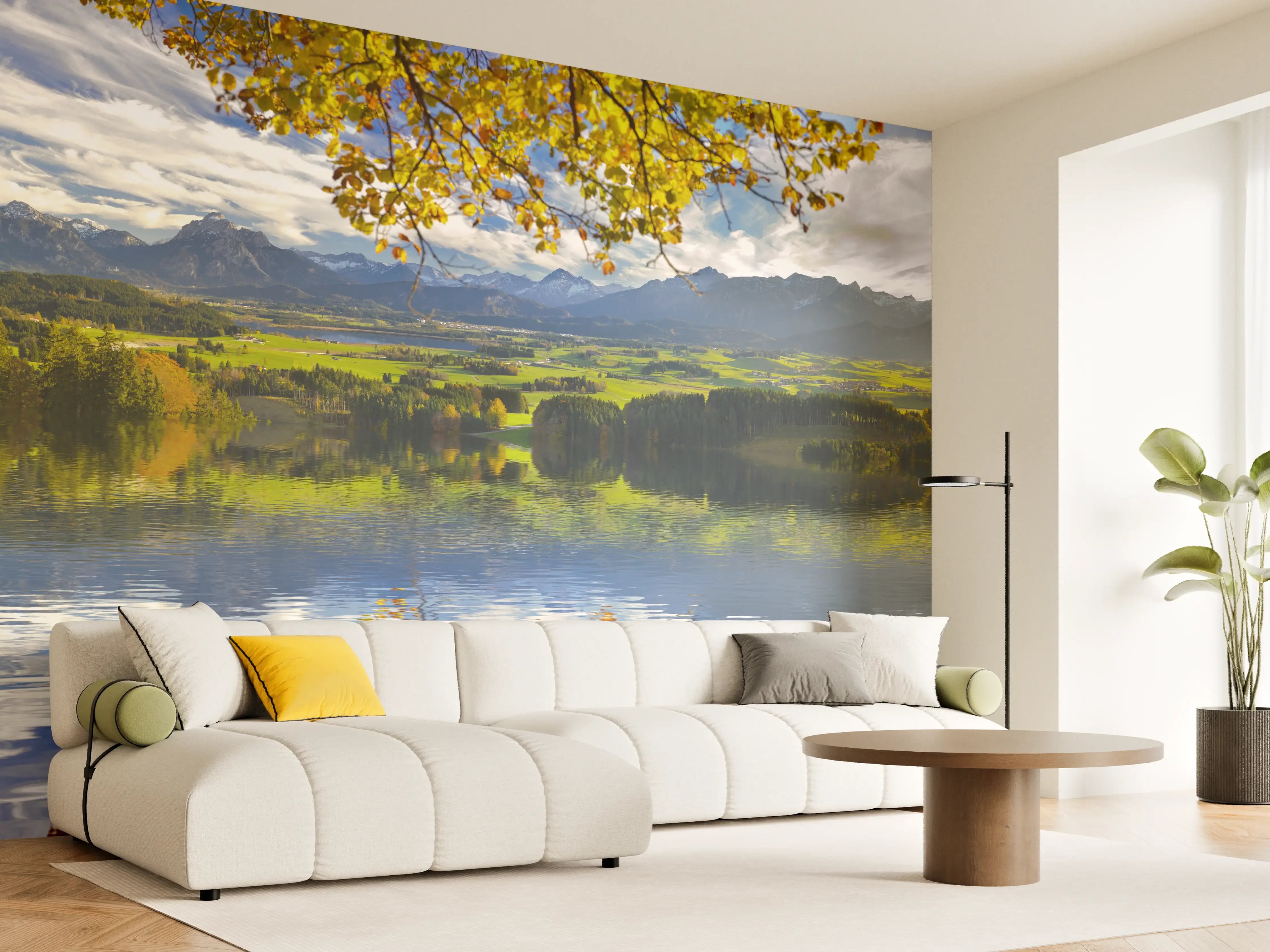Wandverkleidung Wohnzimmer - Idyllisches Landschaftsbild mit Wasser und Bergen