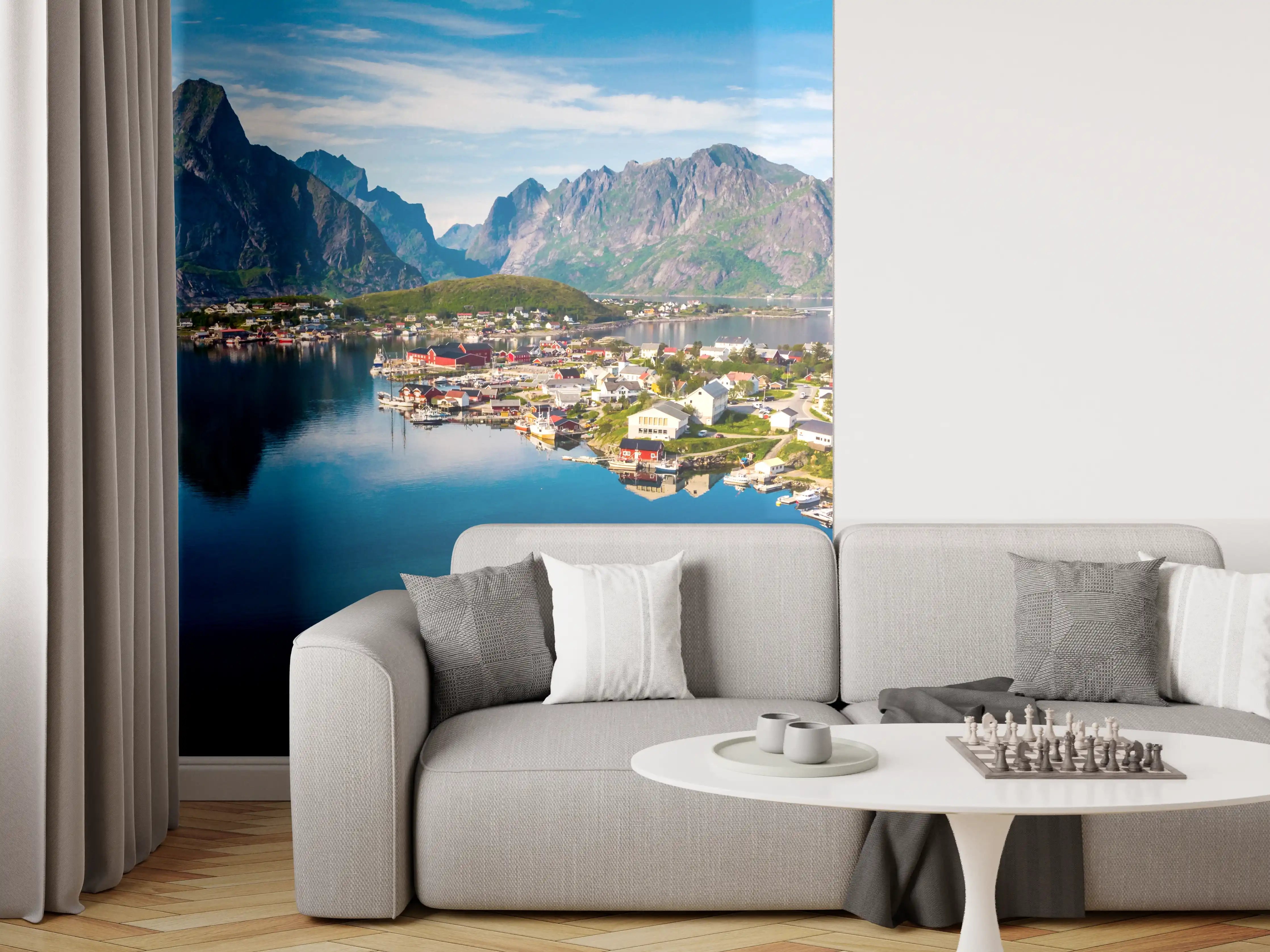 Wandverkleidung Wohnzimmer - Landschaft am Fjord mit Bergen