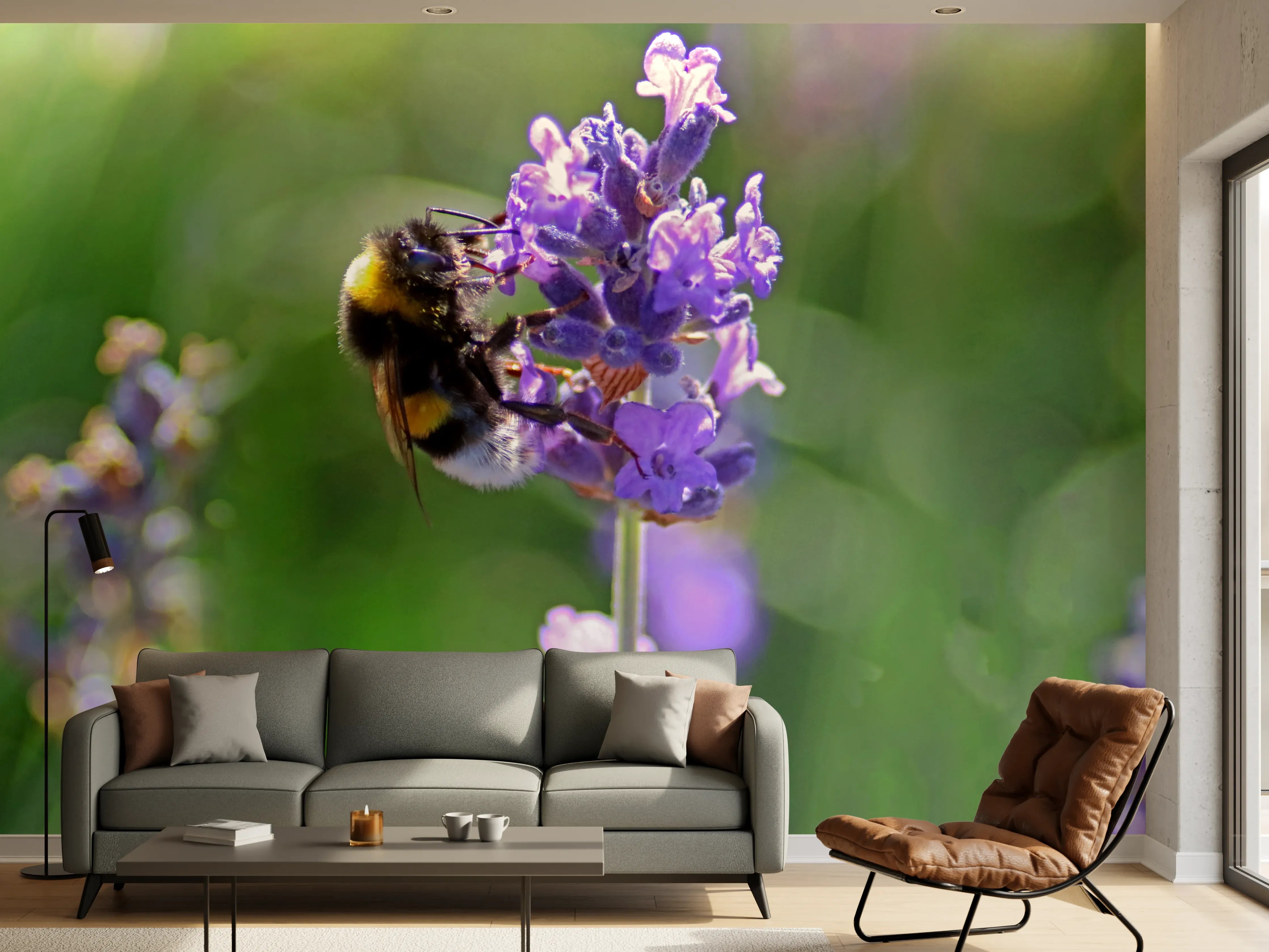 Wandverkleidung Wohnzimmer - Lavendelblüten mit Hummeln