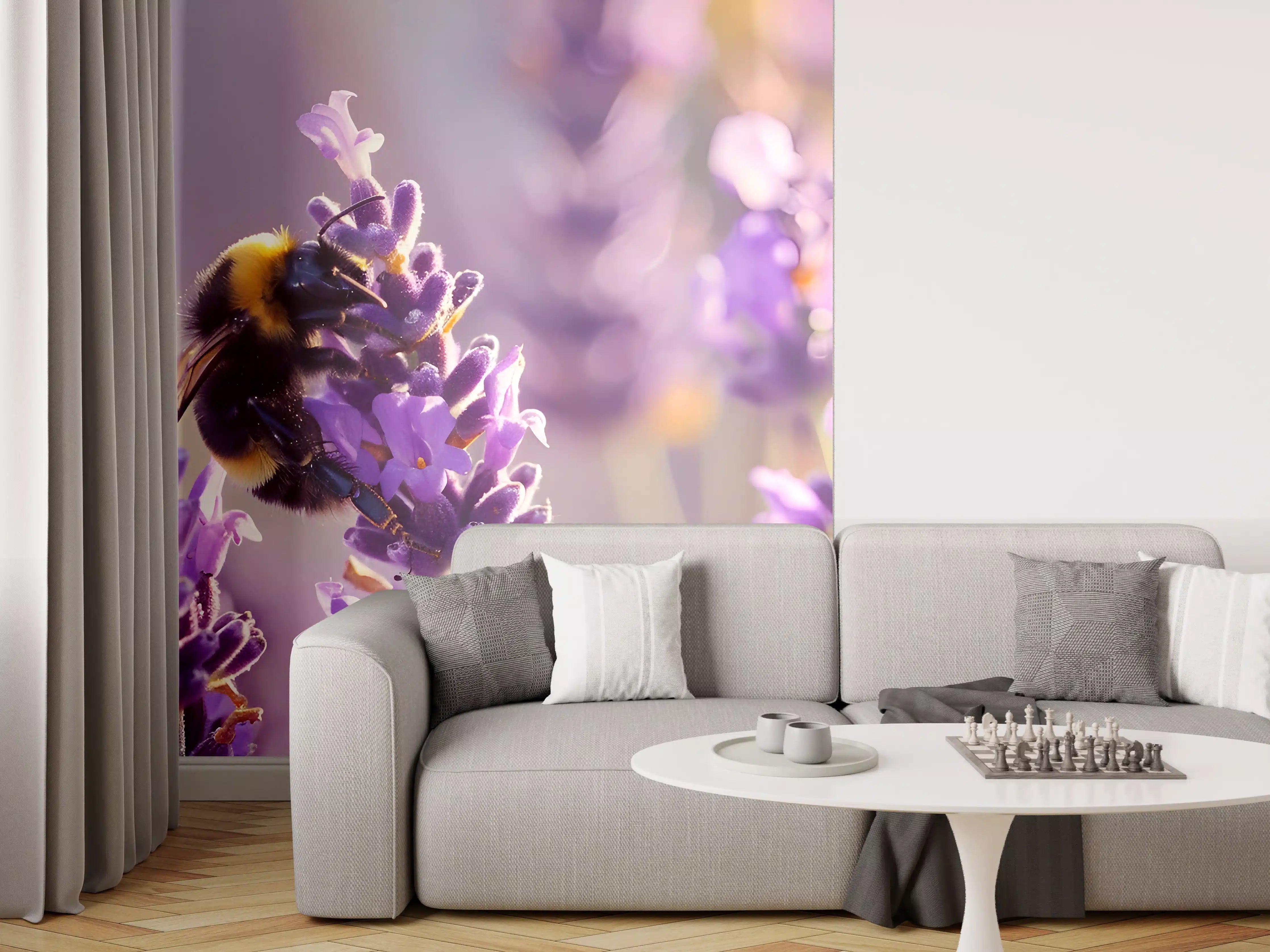 Wandverkleidung Wohnzimmer - Lila Lavendel mit Hummel