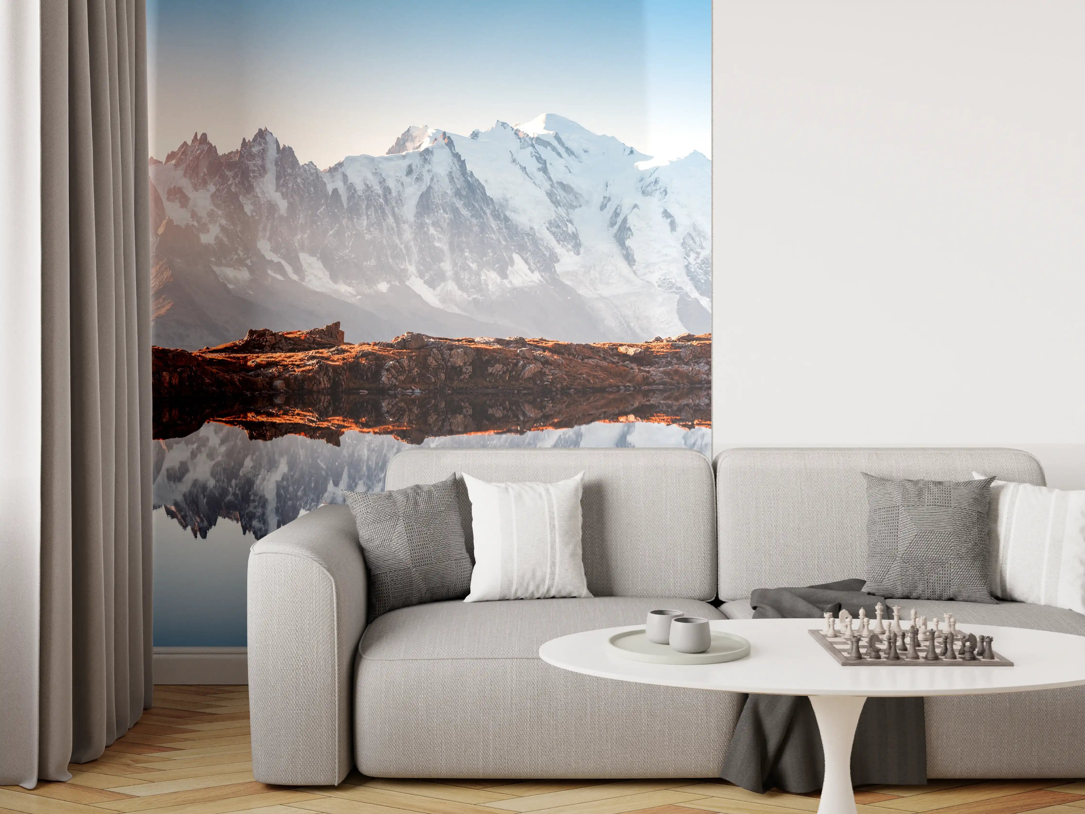 Wandverkleidung Wohnzimmer - Majestätische Bergkulisse mit klarer Wasserreflexion