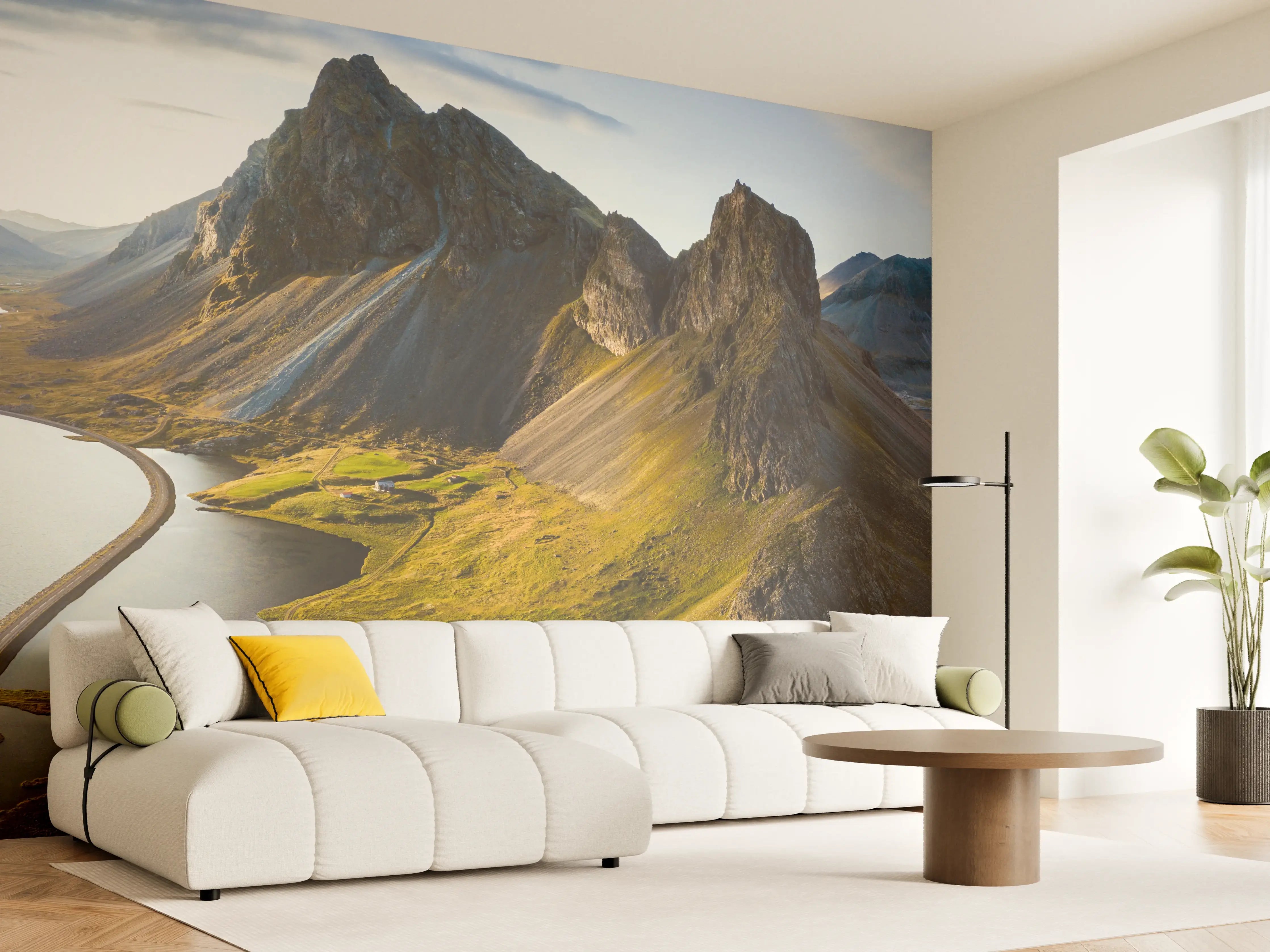 Wandverkleidung Wohnzimmer - Majestätische Berglandschaft mit See und Straßen