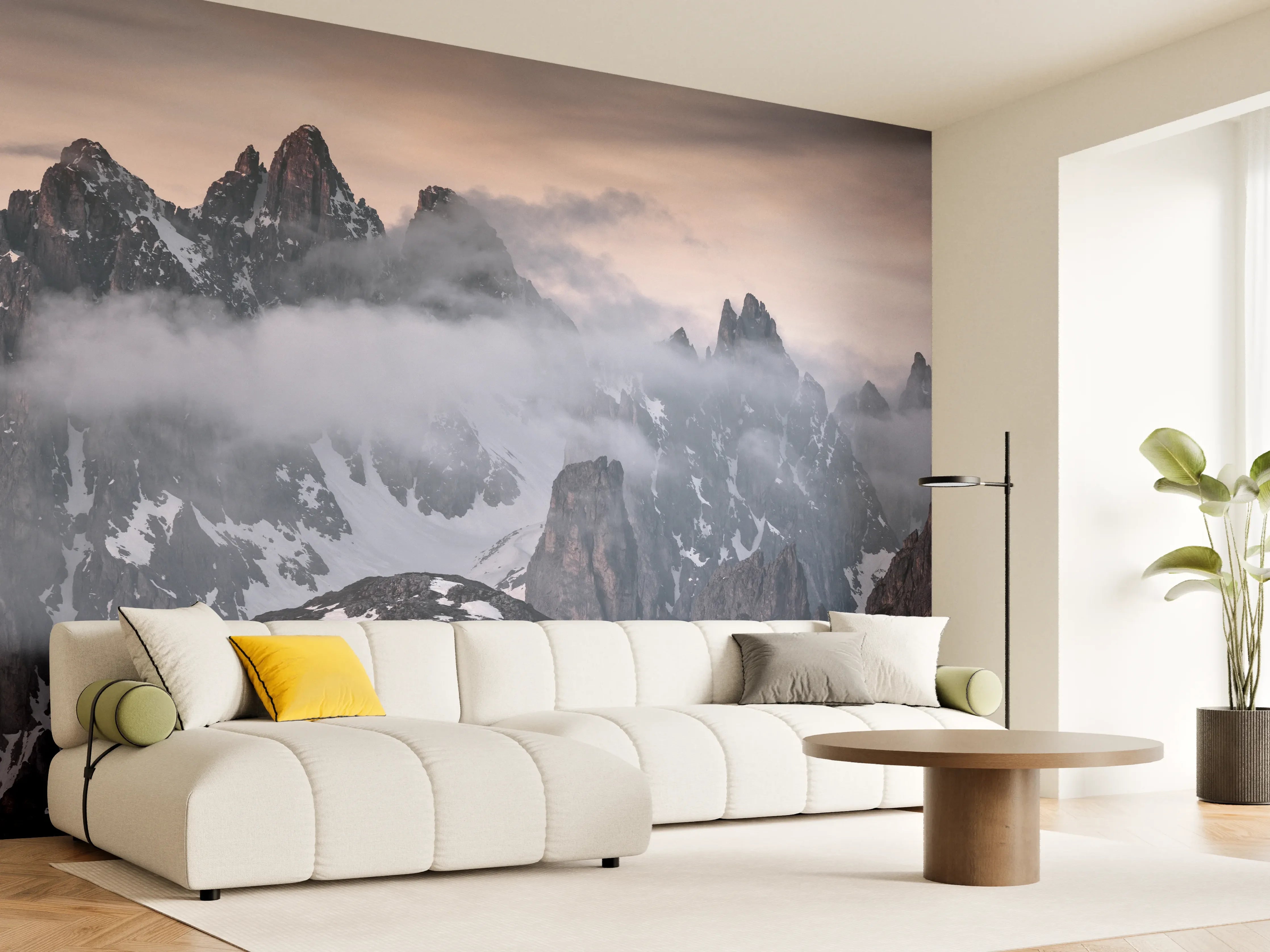 Wandverkleidung Wohnzimmer - Majestätische Bergwelt im Nebel