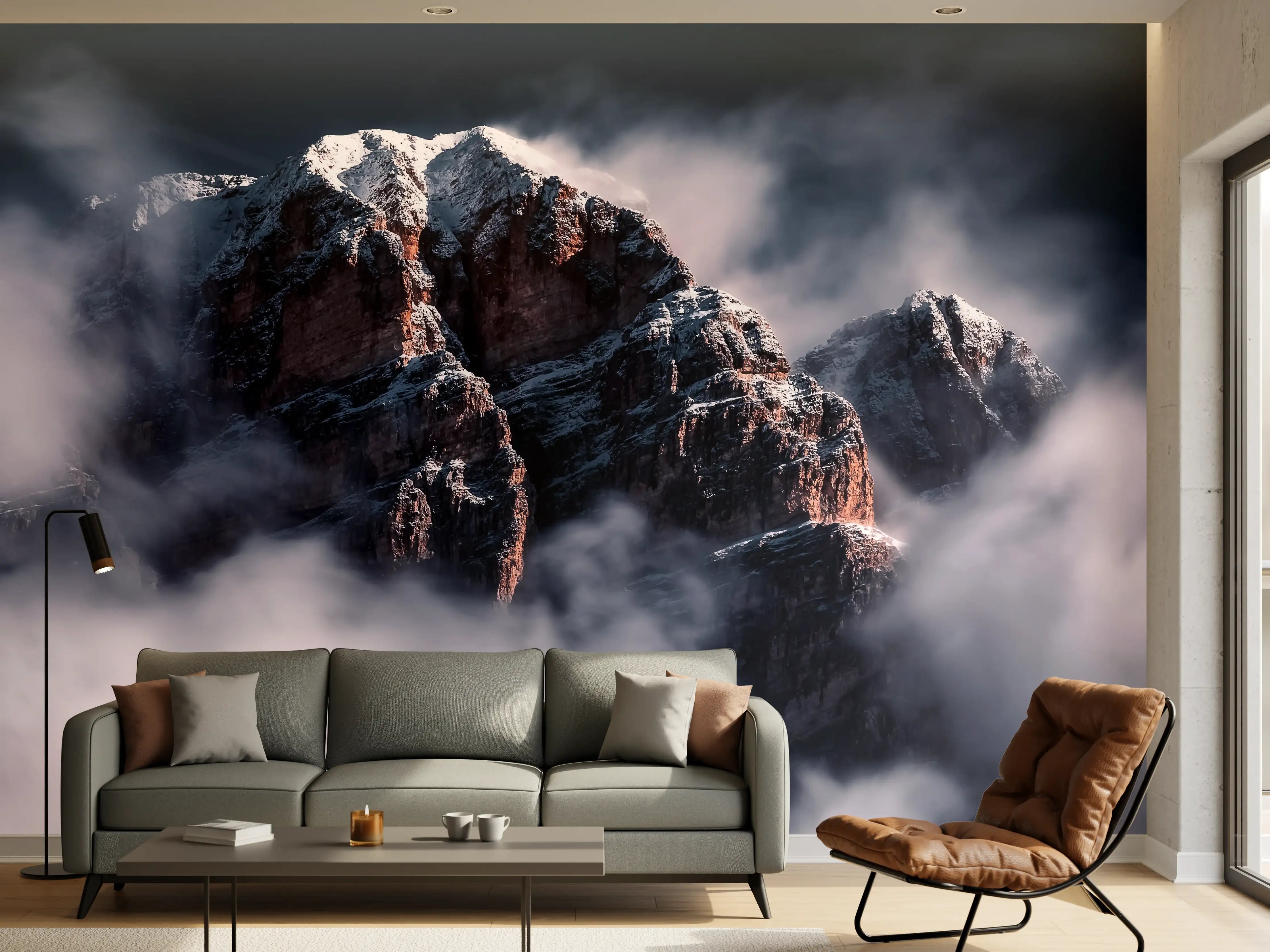 Wandverkleidung Wohnzimmer - Majestätischer Berggipfel in Wolken