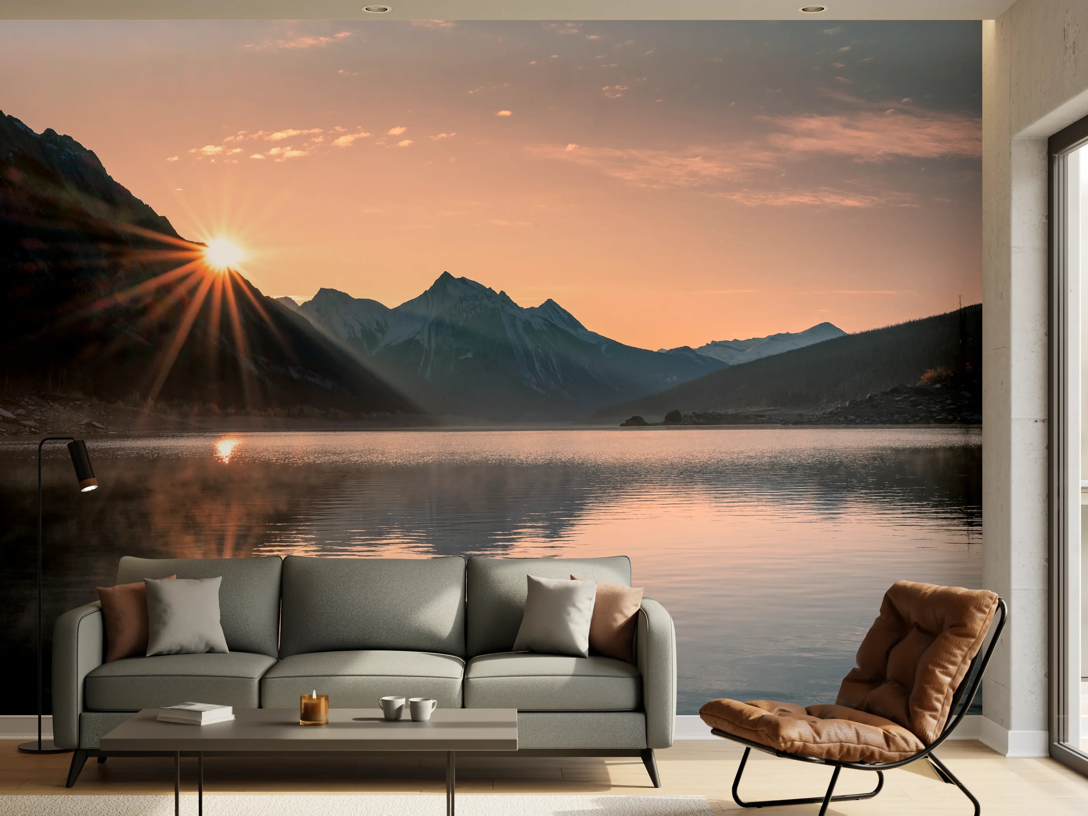 Wandverkleidung Wohnzimmer - Majestätischer Bergsee bei Sonnenaufgang mit Gipfeln und Himmel