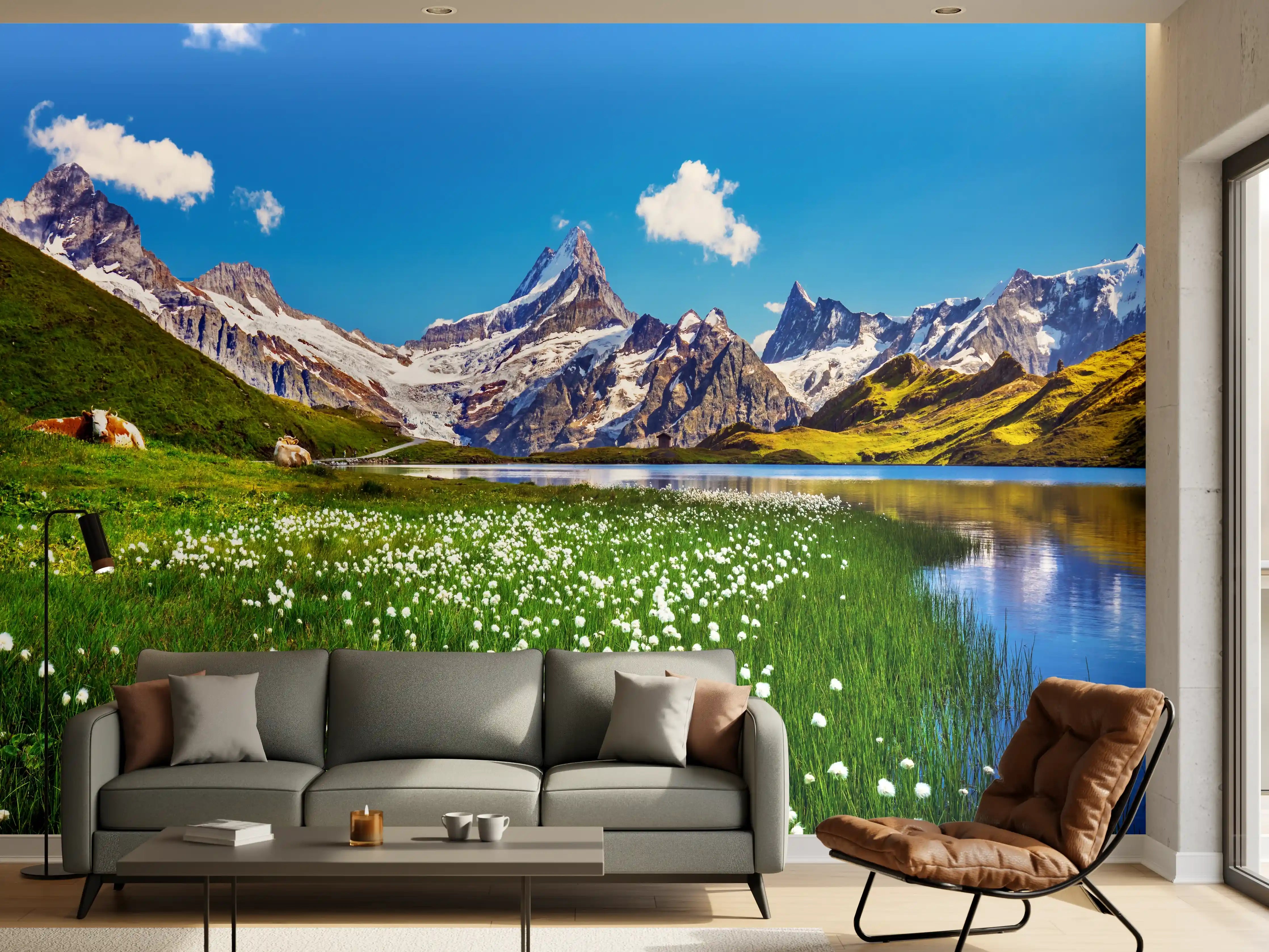 Wandverkleidung Wohnzimmer - Malerische Berglandschaft mit See und Blumen