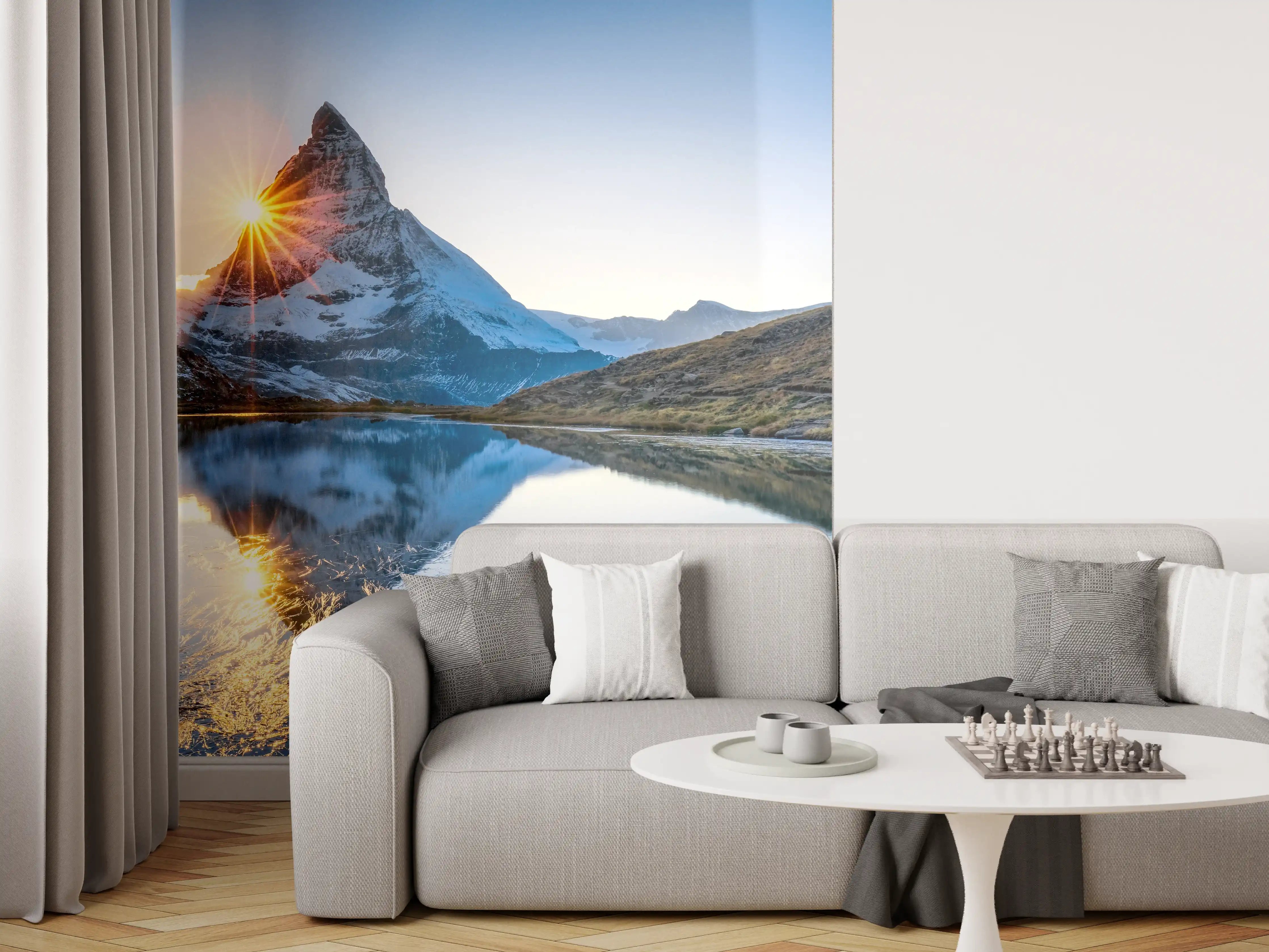 Wandverkleidung Wohnzimmer - Morgenlicht über grauen Bergen