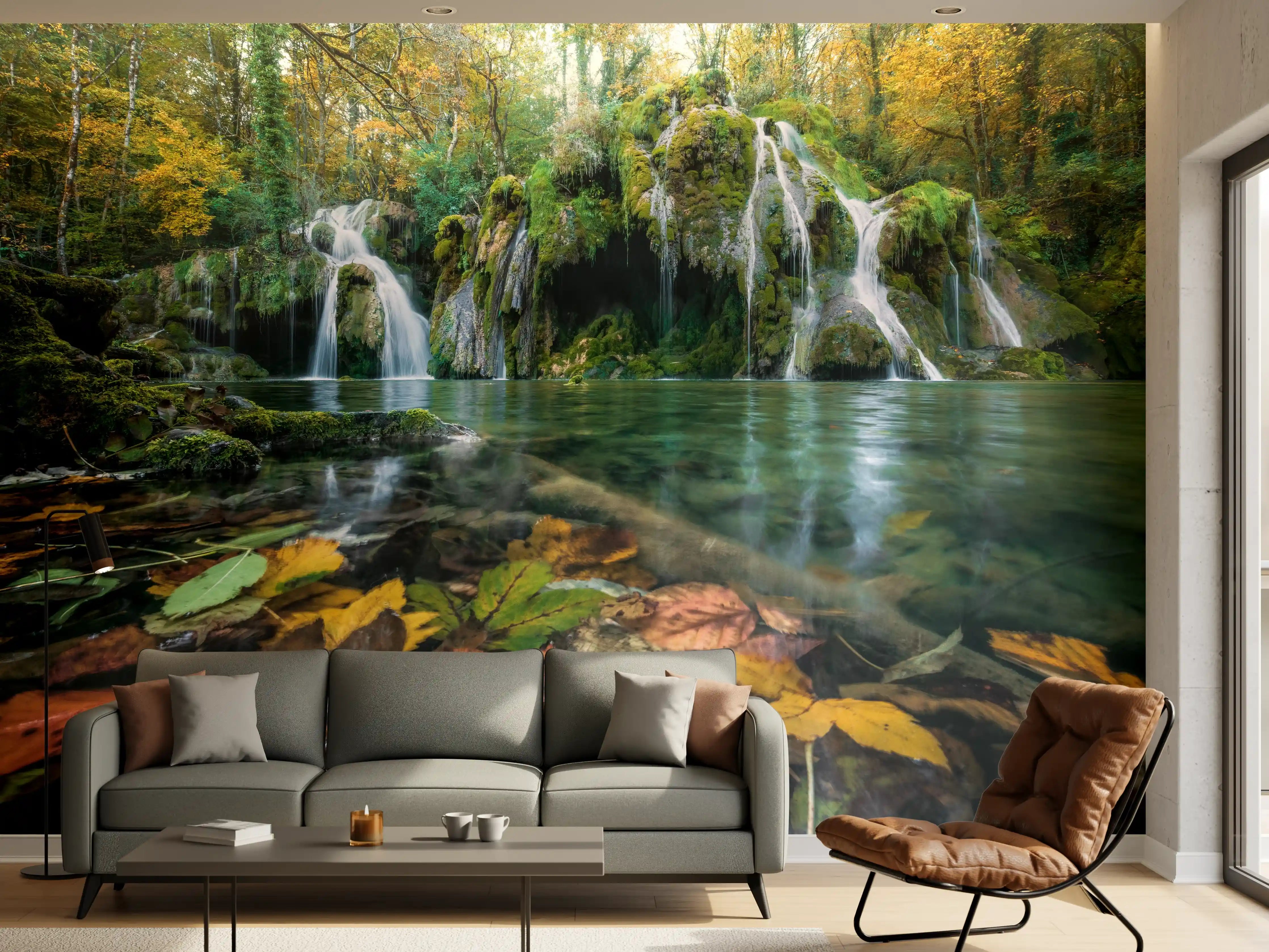 Wandverkleidung Wohnzimmer - Naturidyll mit Wasserfall und Herbstblättern