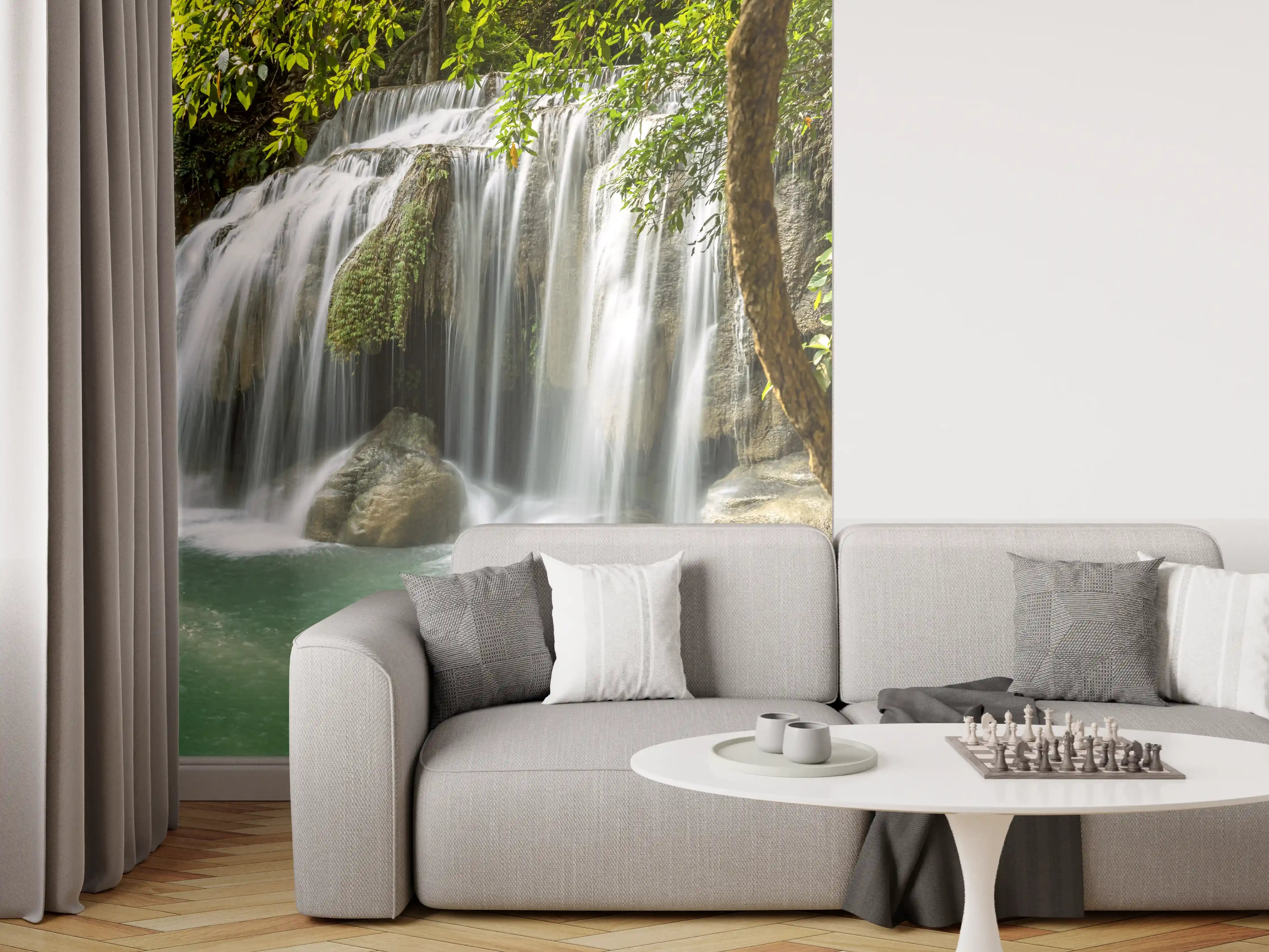Wandverkleidung Wohnzimmer - Naturpool mit Wasserfall in grünem Dschungel