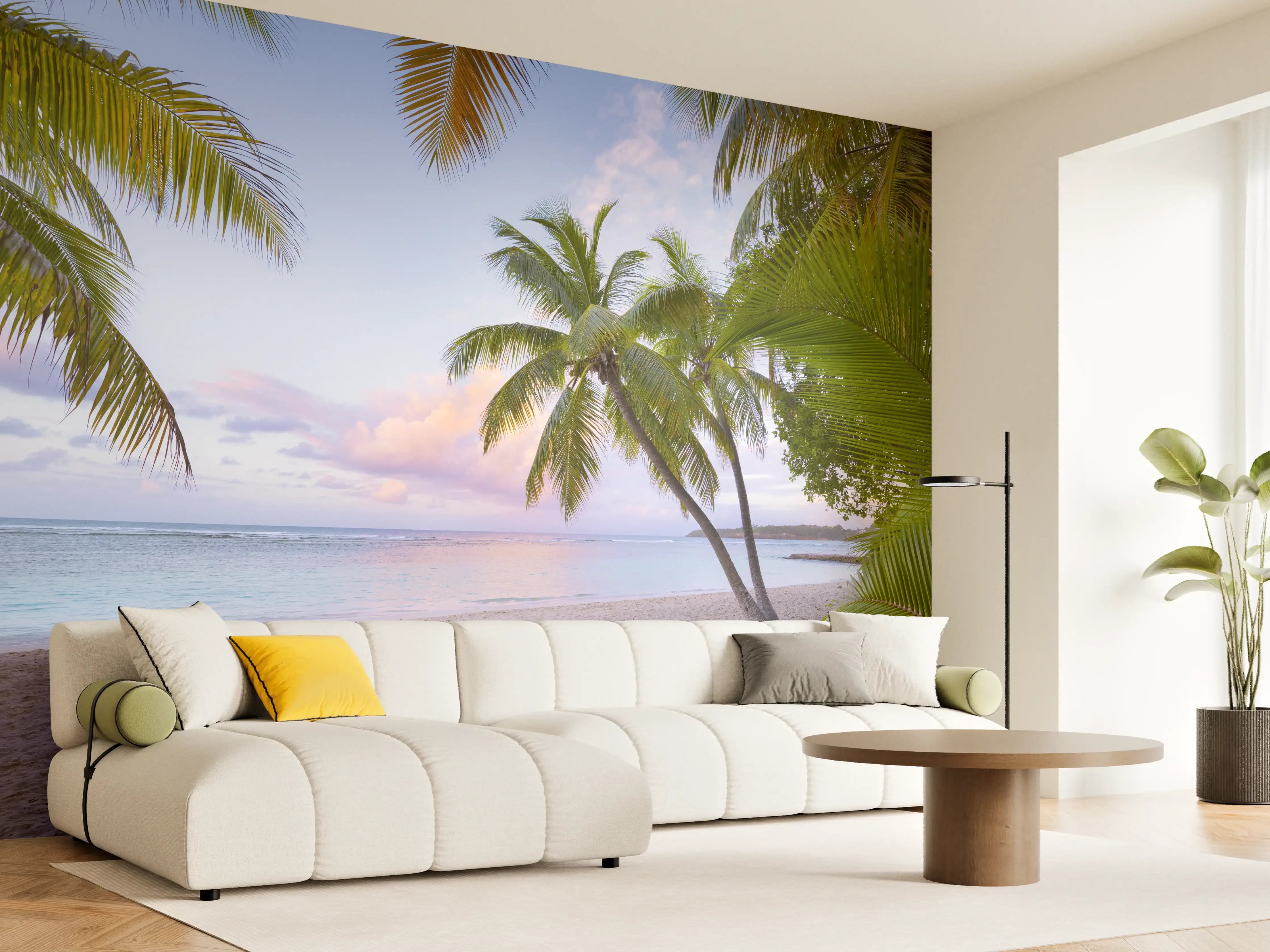Wandverkleidung Wohnzimmer - Nebelhafter Strand mit silbernen Palmen