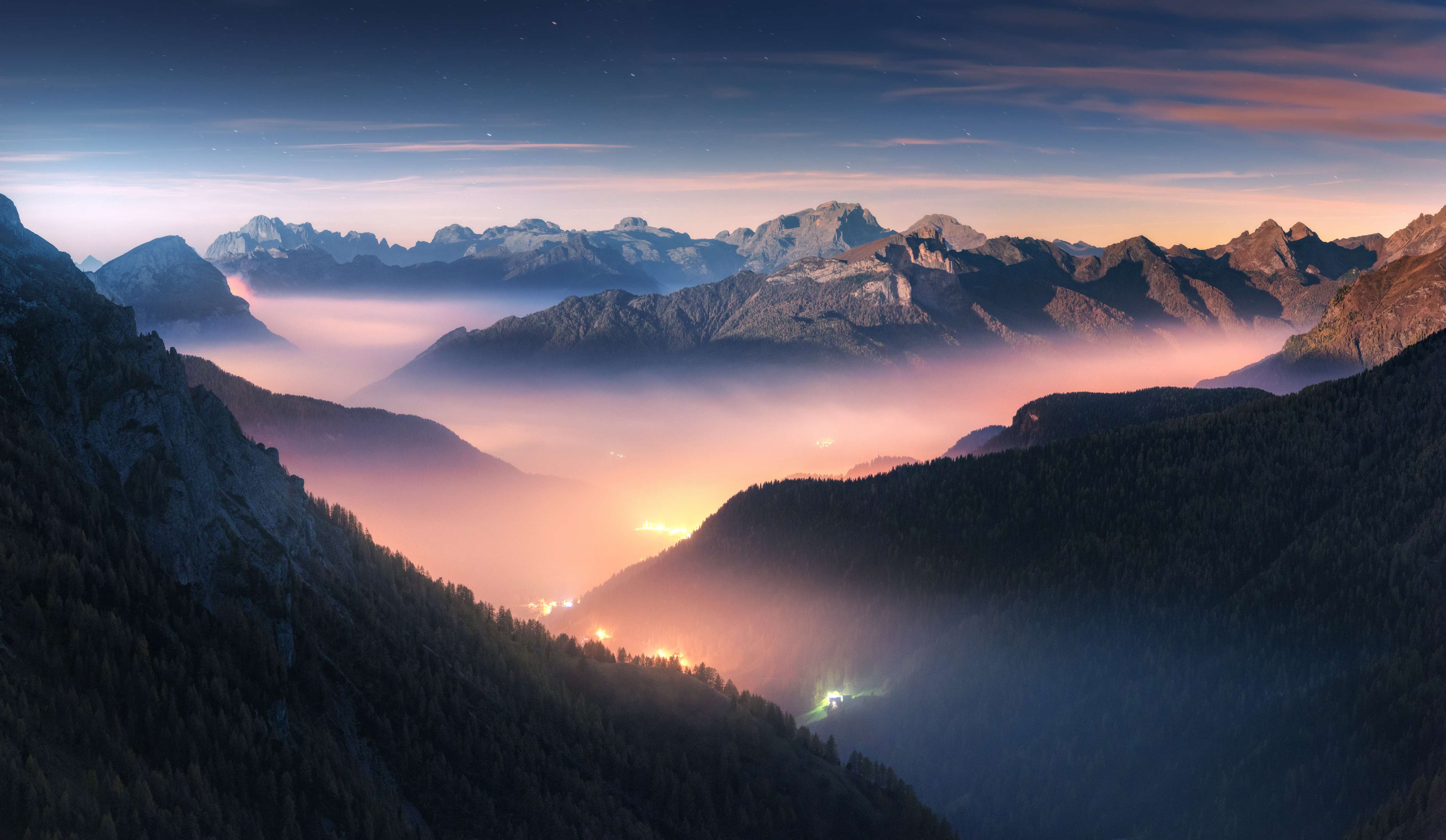 Wandverkleidung Wohnzimmer-Nebliger Blick auf Dolomiten