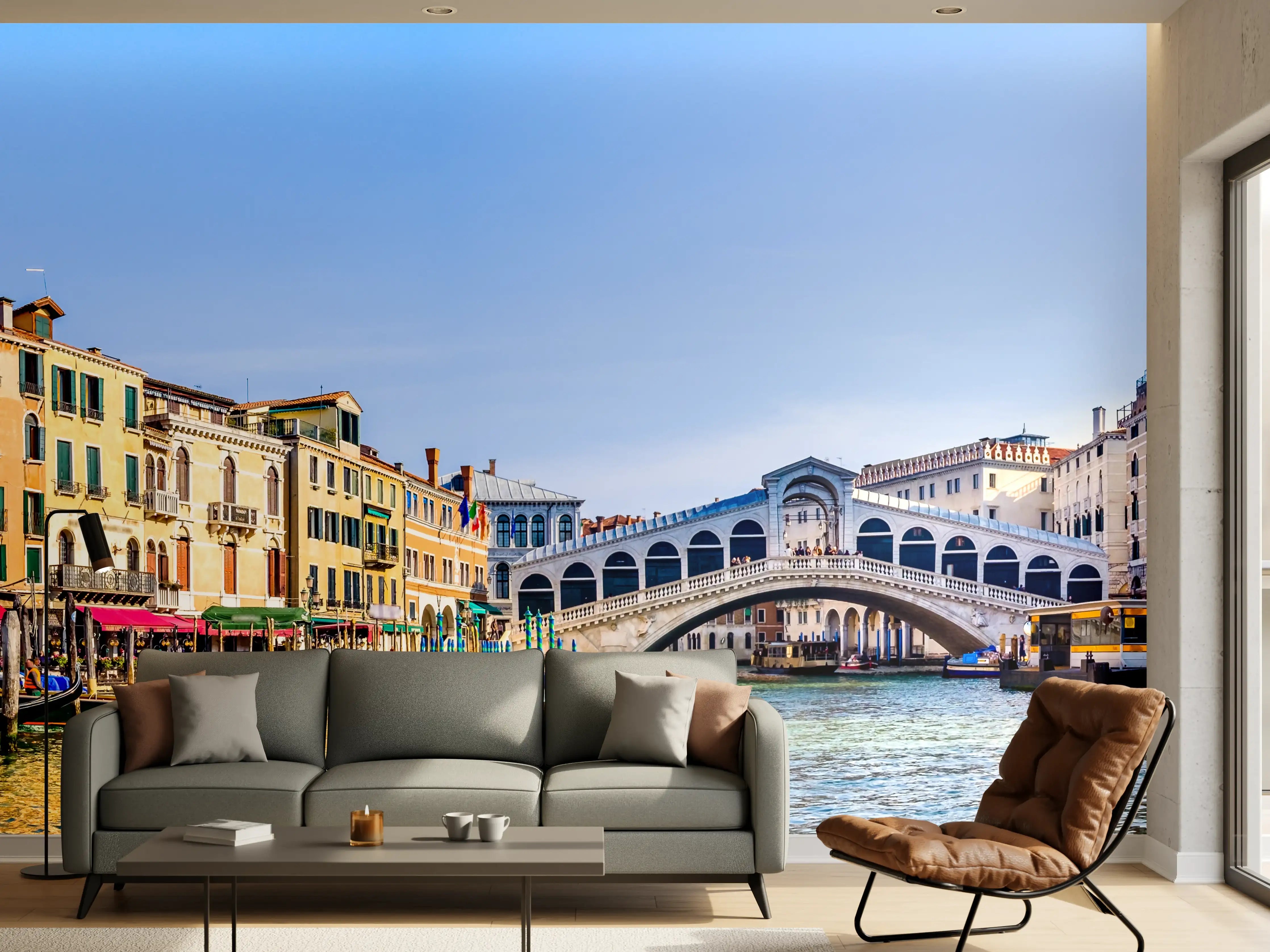 Wandverkleidung Wohnzimmer - Panoramablick auf eine bunte Stadt am Wasser bei Sonnenschein