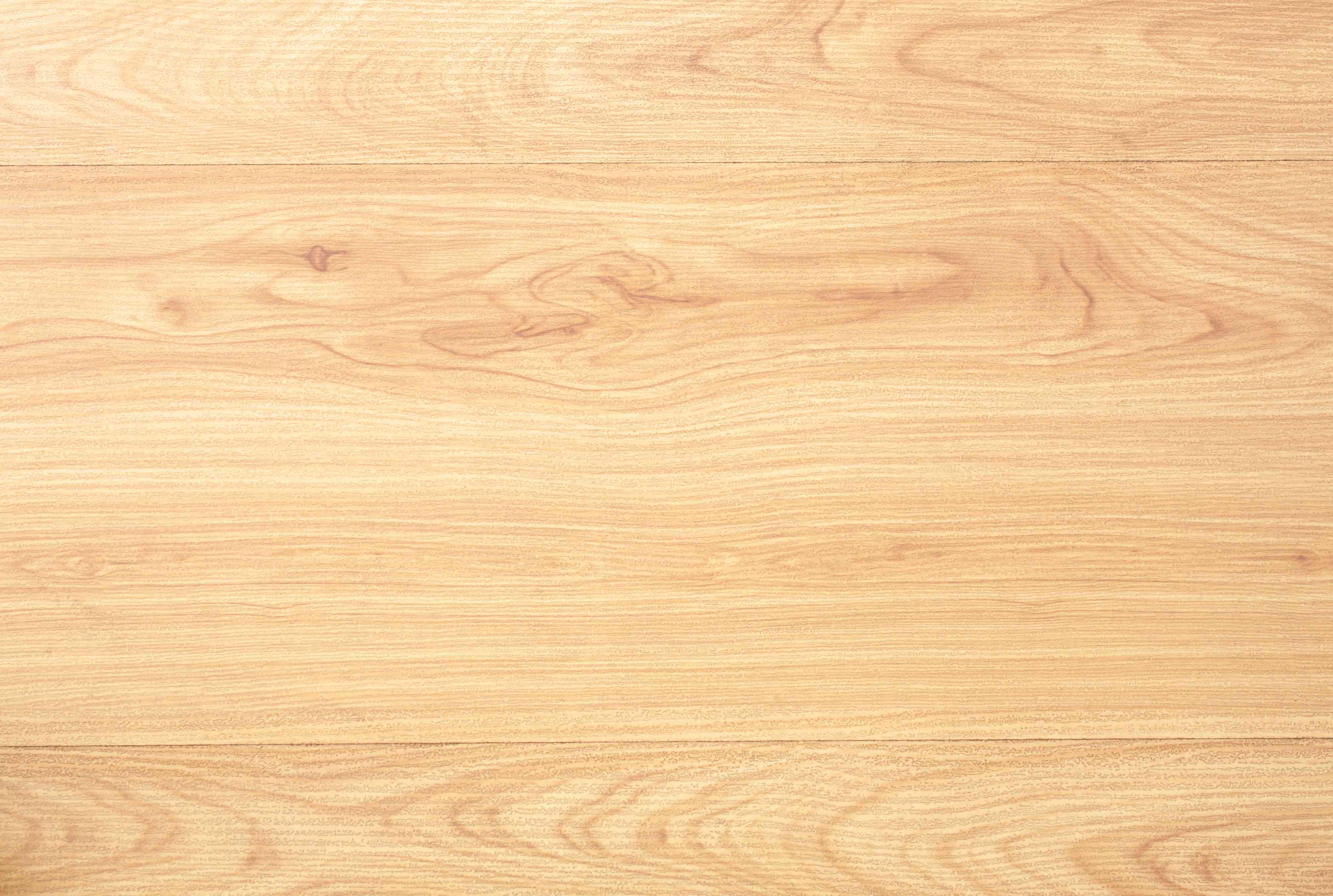 Wandverkleidung Wohnzimmer-Sanftes Grau-Holzdekor mit Weißakzenten