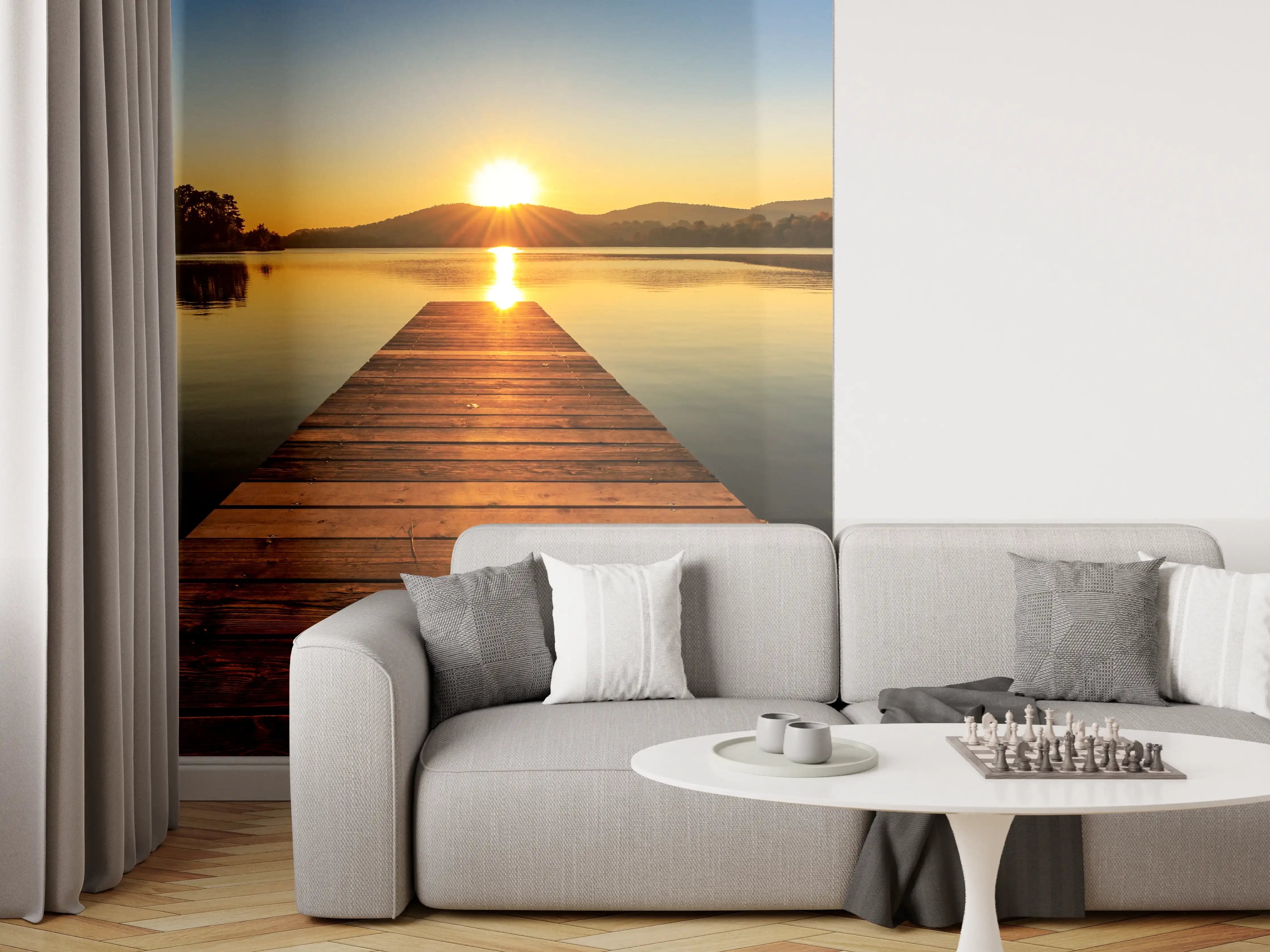 Wandverkleidung Wohnzimmer - Sonnenaufgang über dem Wasser mit Steg