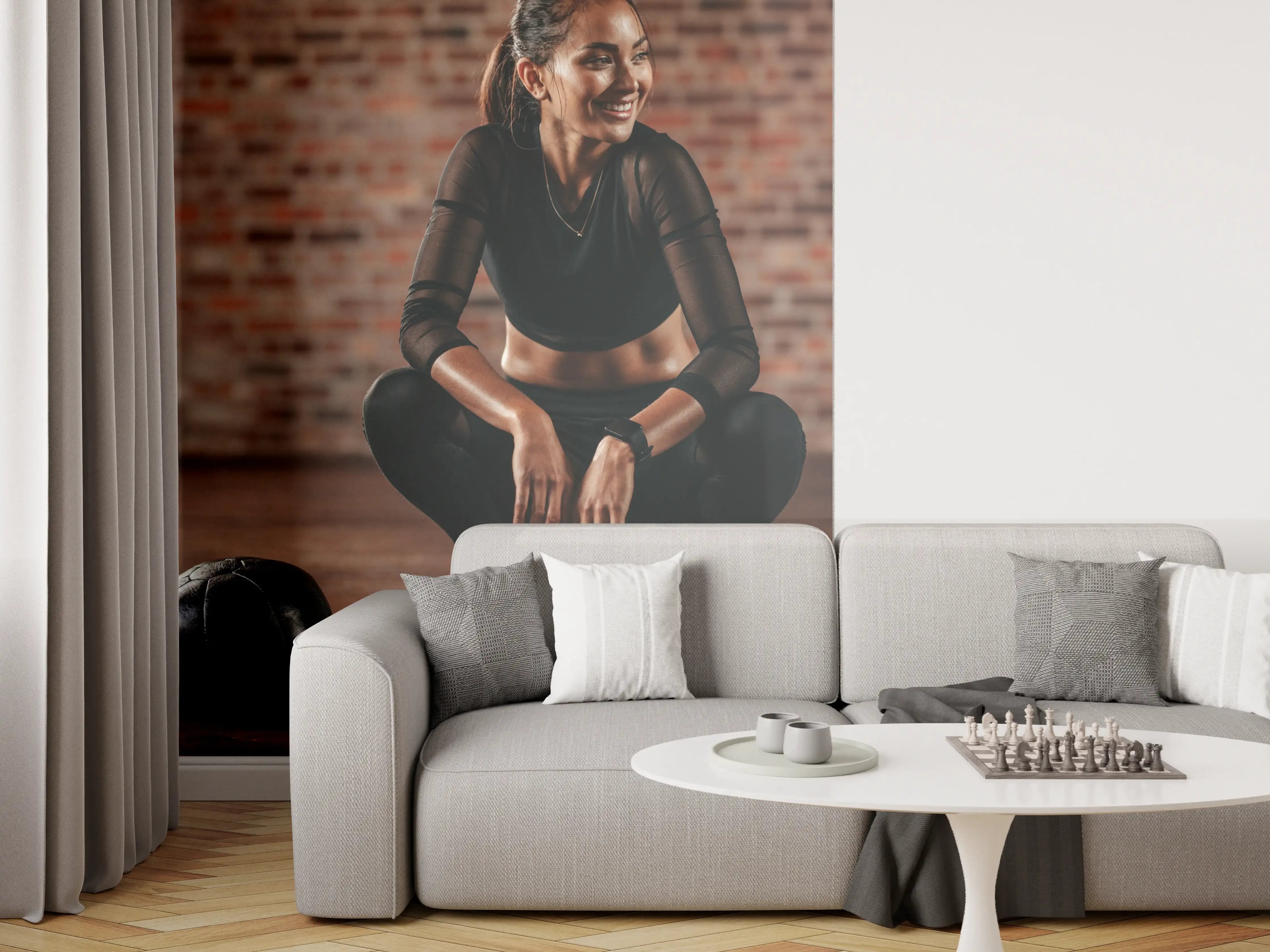 Wandverkleidung Wohnzimmer - Sportlerin in der Hocke