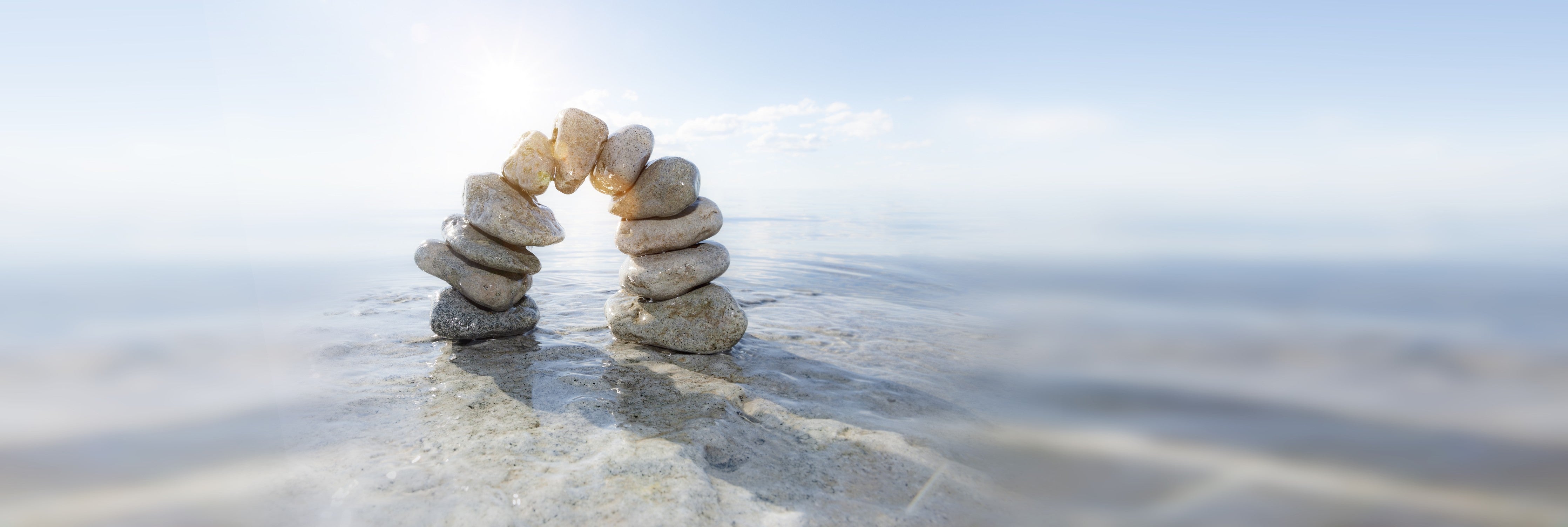 Wandverkleidung Wohnzimmer-Steinbogen im Wasser
