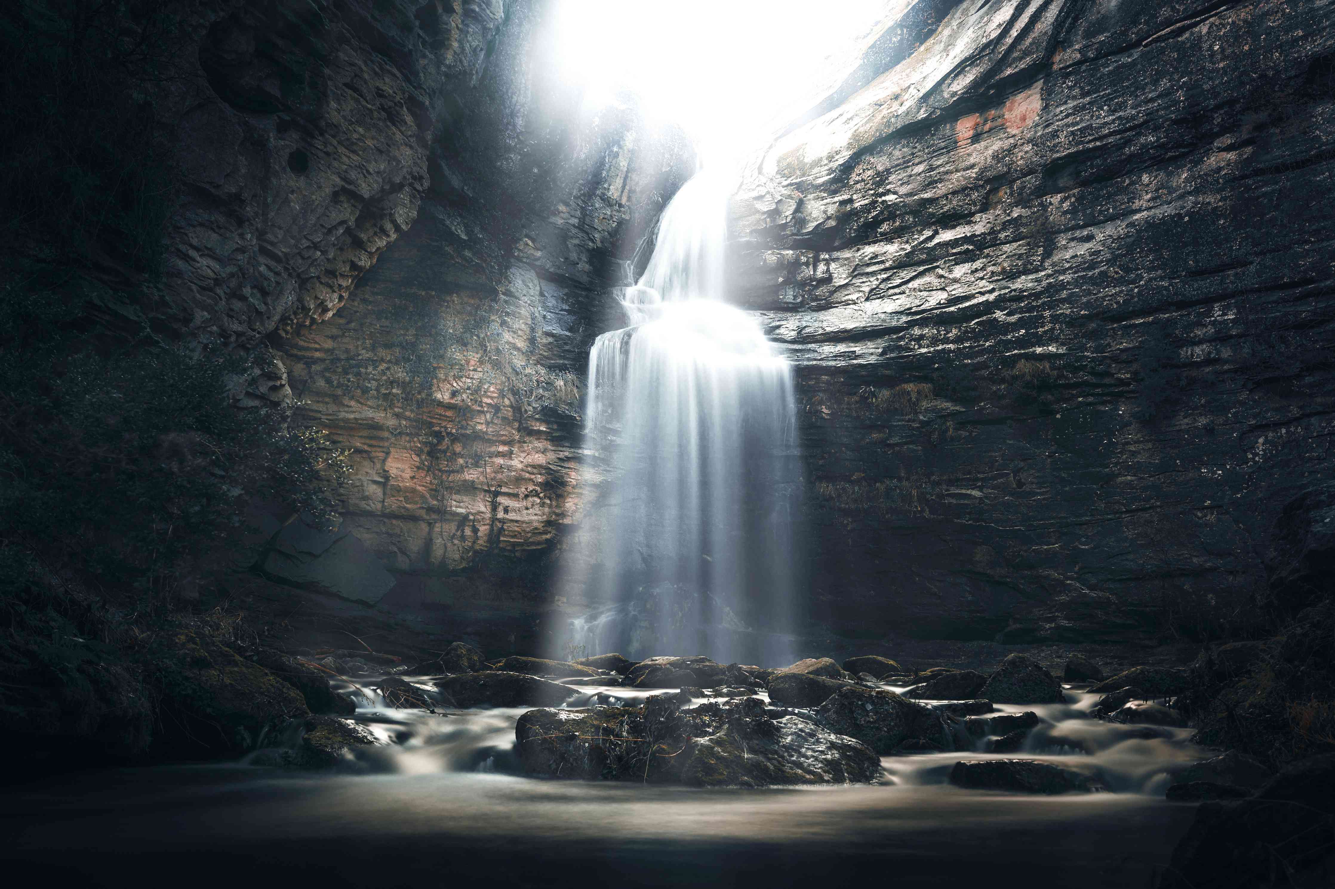 Wandverkleidung Wohnzimmer-Verzaubernder Wasserfall in der Natur