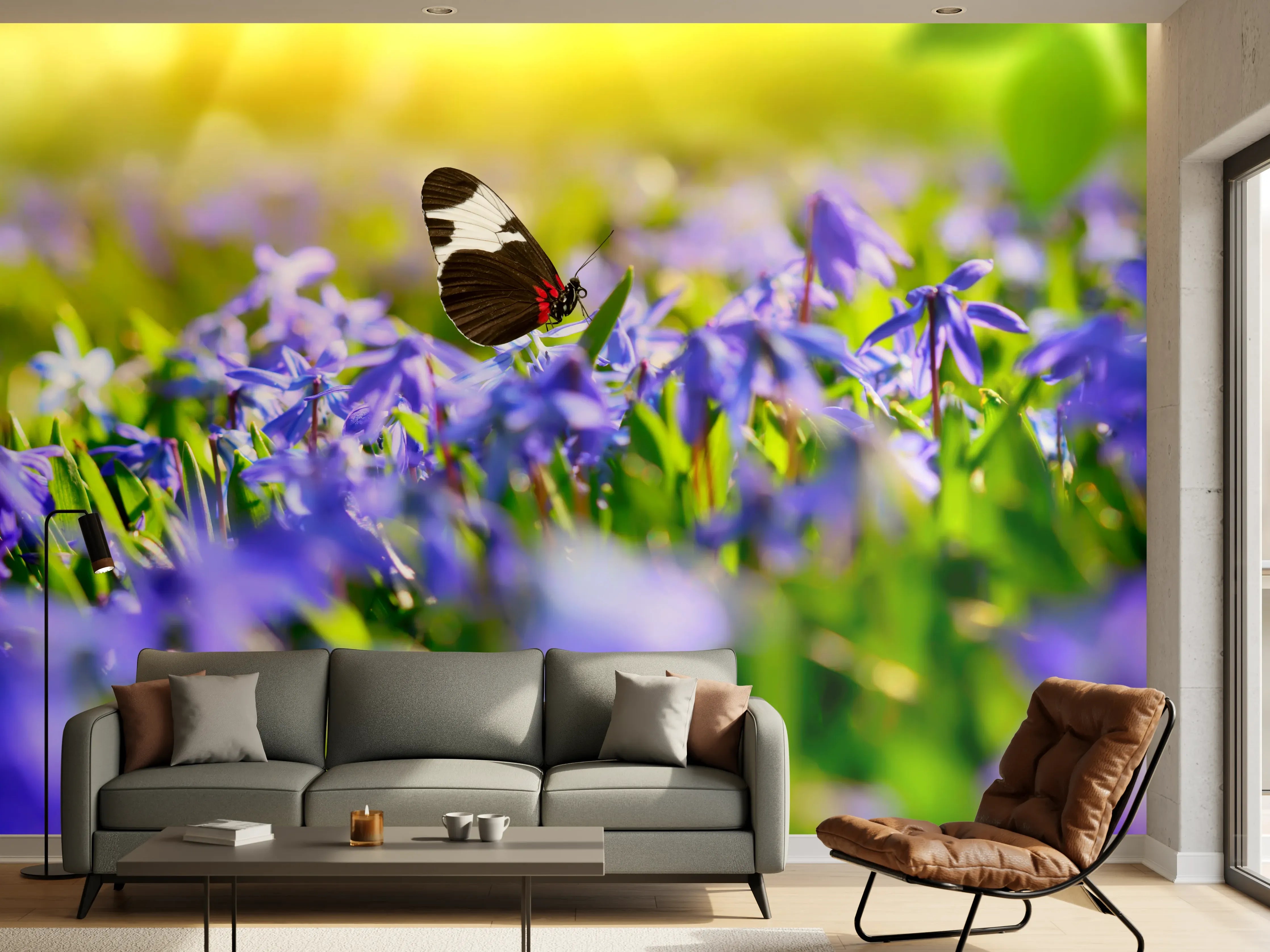Wandverkleidung Wohnzimmer - Violette Blumenwiese mit Schmetterlingen