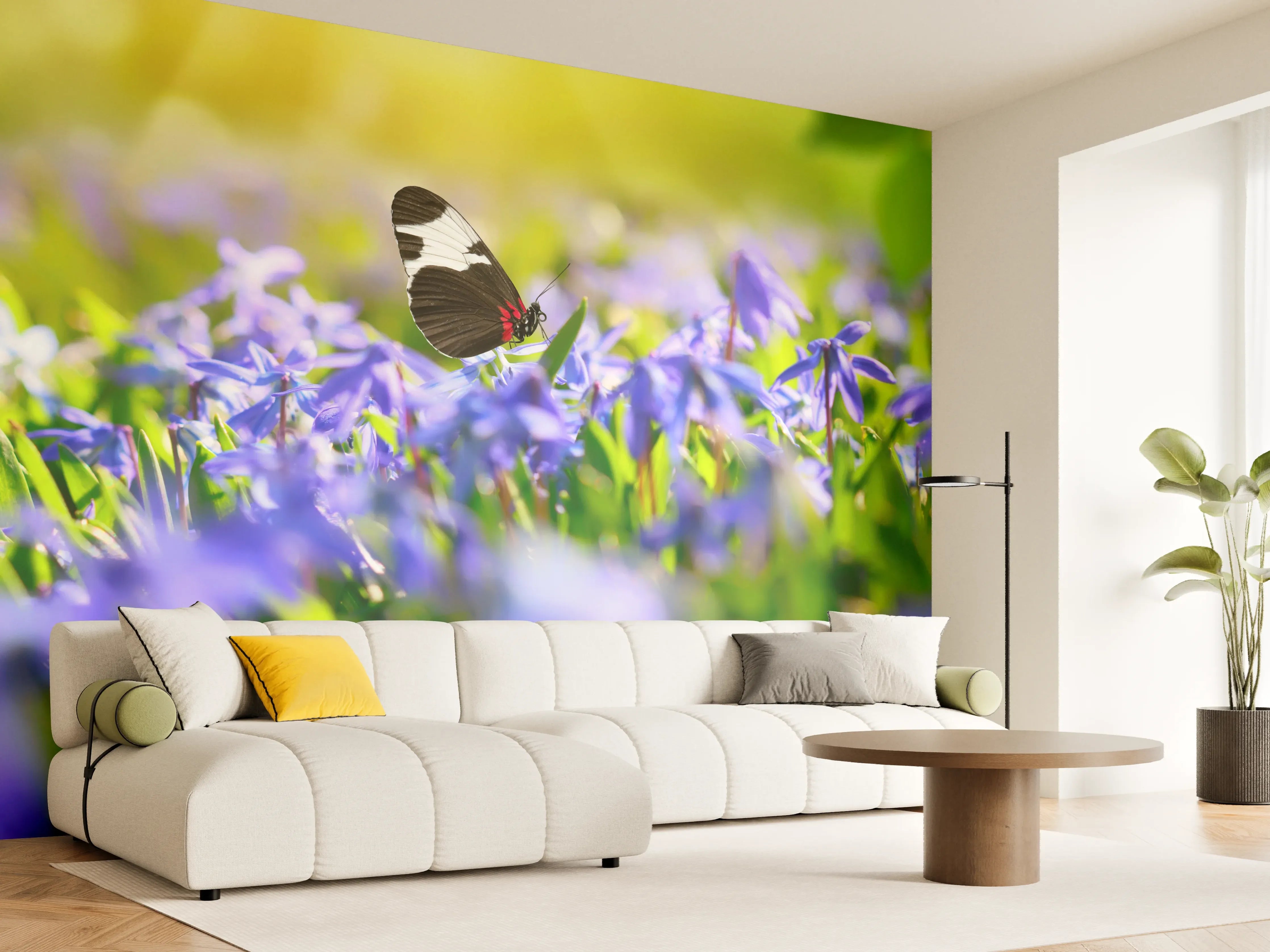 Wandverkleidung Wohnzimmer - Violette Blumenwiese mit Schmetterlingen