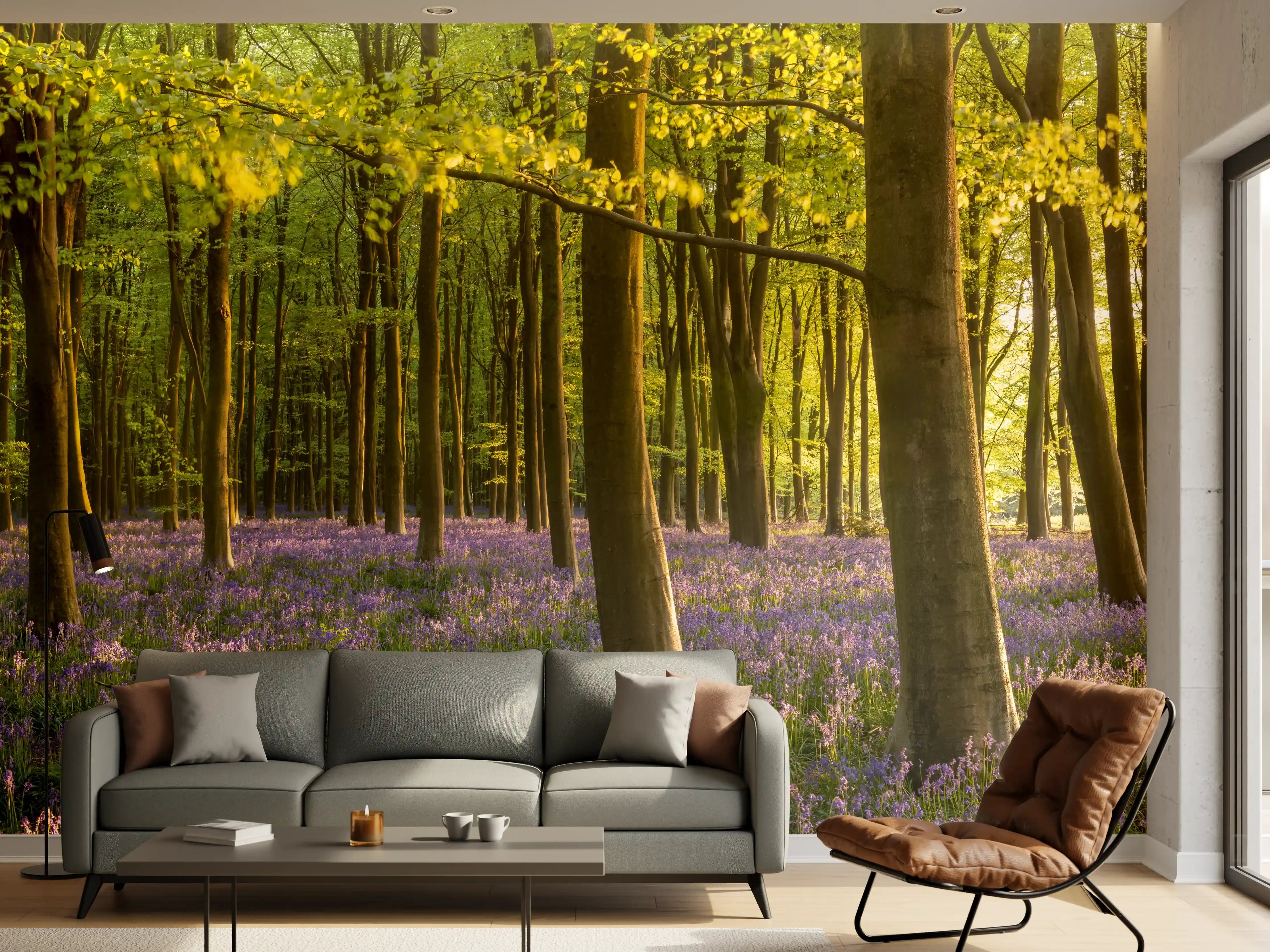 Wandverkleidung Wohnzimmer - Wald im Frühling mit blühendem Flieder