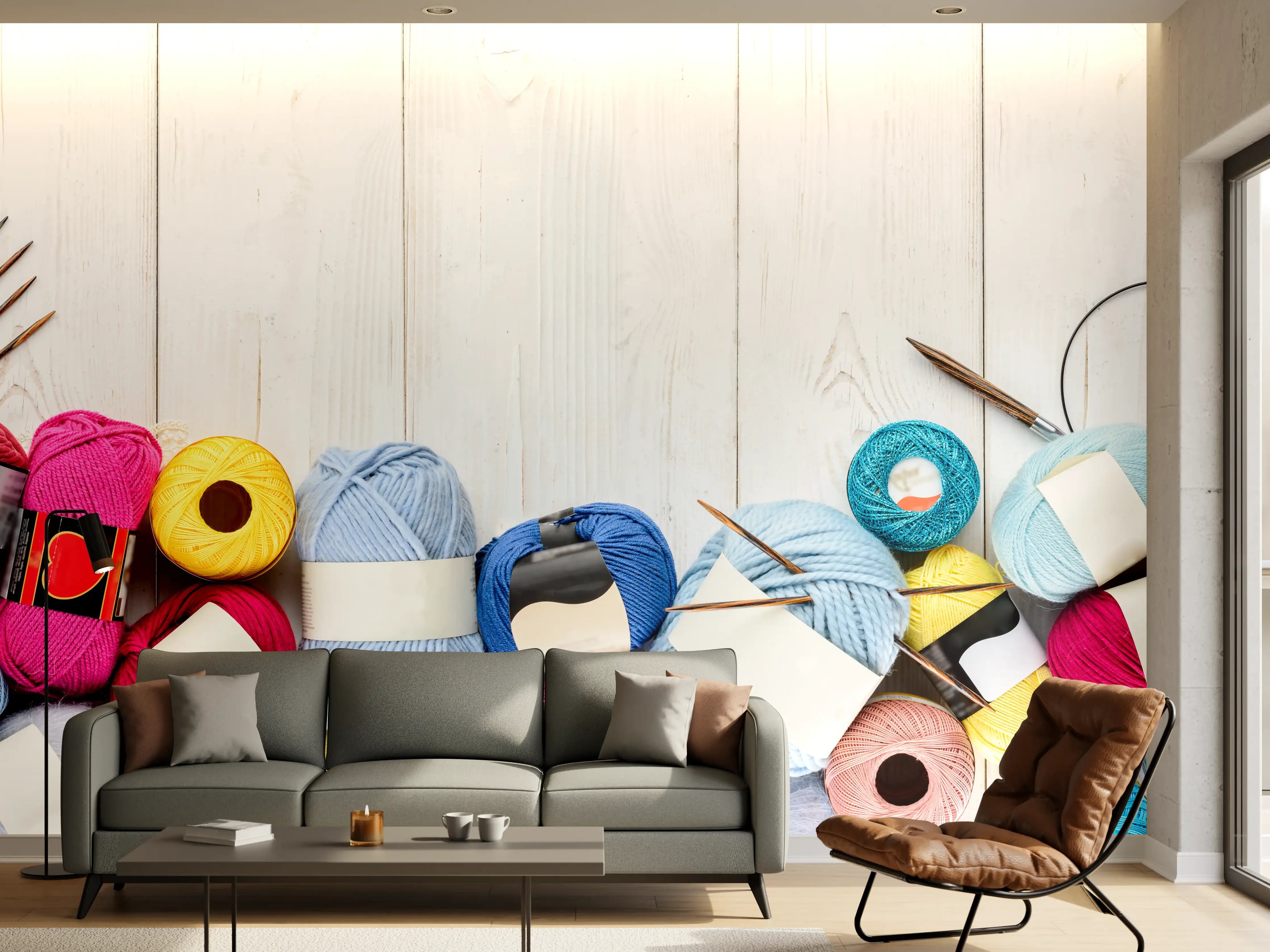 Wandverkleidung Wohnzimmer - Wolle und Stricknadeln auf Holzhintergrund