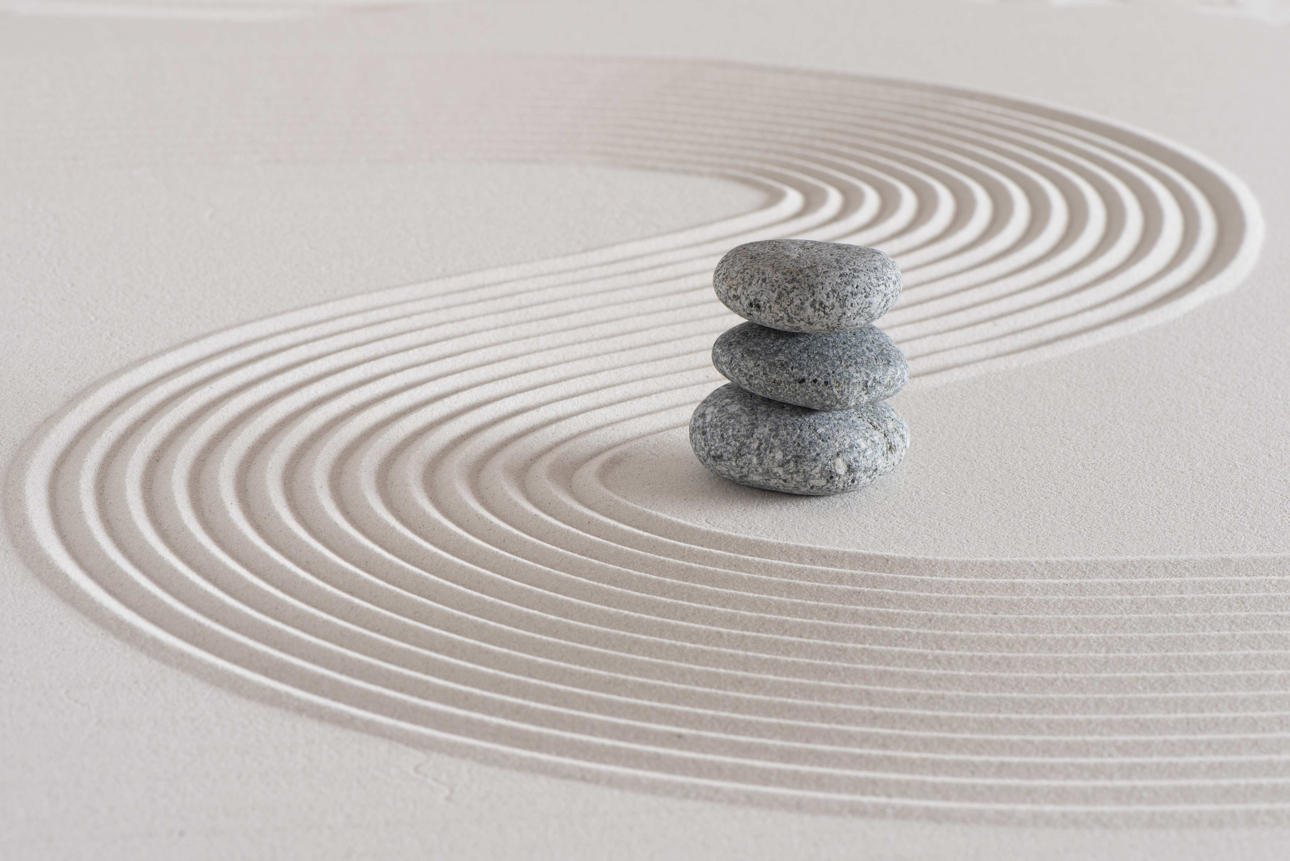 Wandverkleidung Wohnzimmer-Zen Garten Steine und Sandmuster