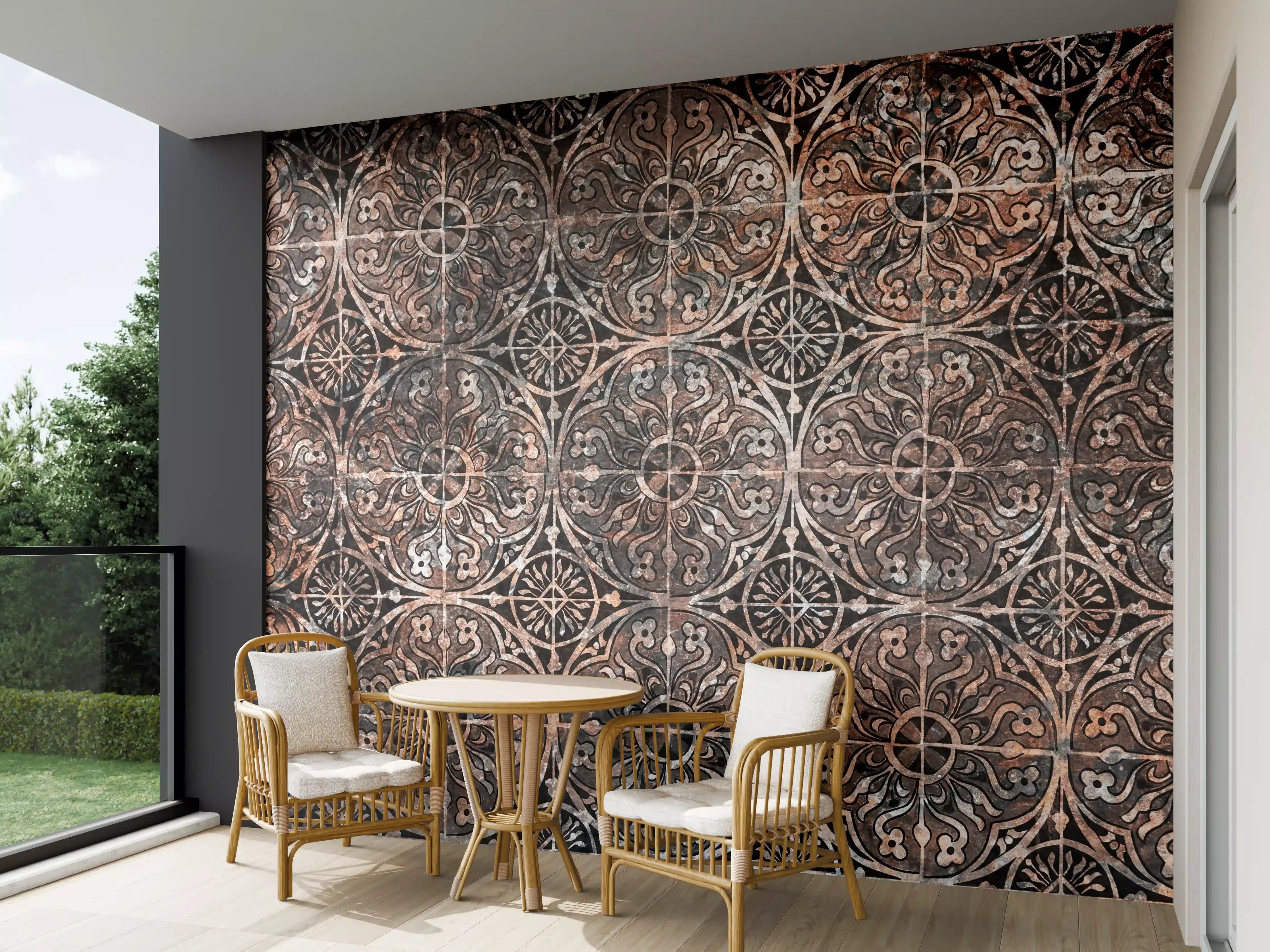 Wandverkleidung außen - Antike Fliesen mit kunstvollem Ornament in dunklen Tönen