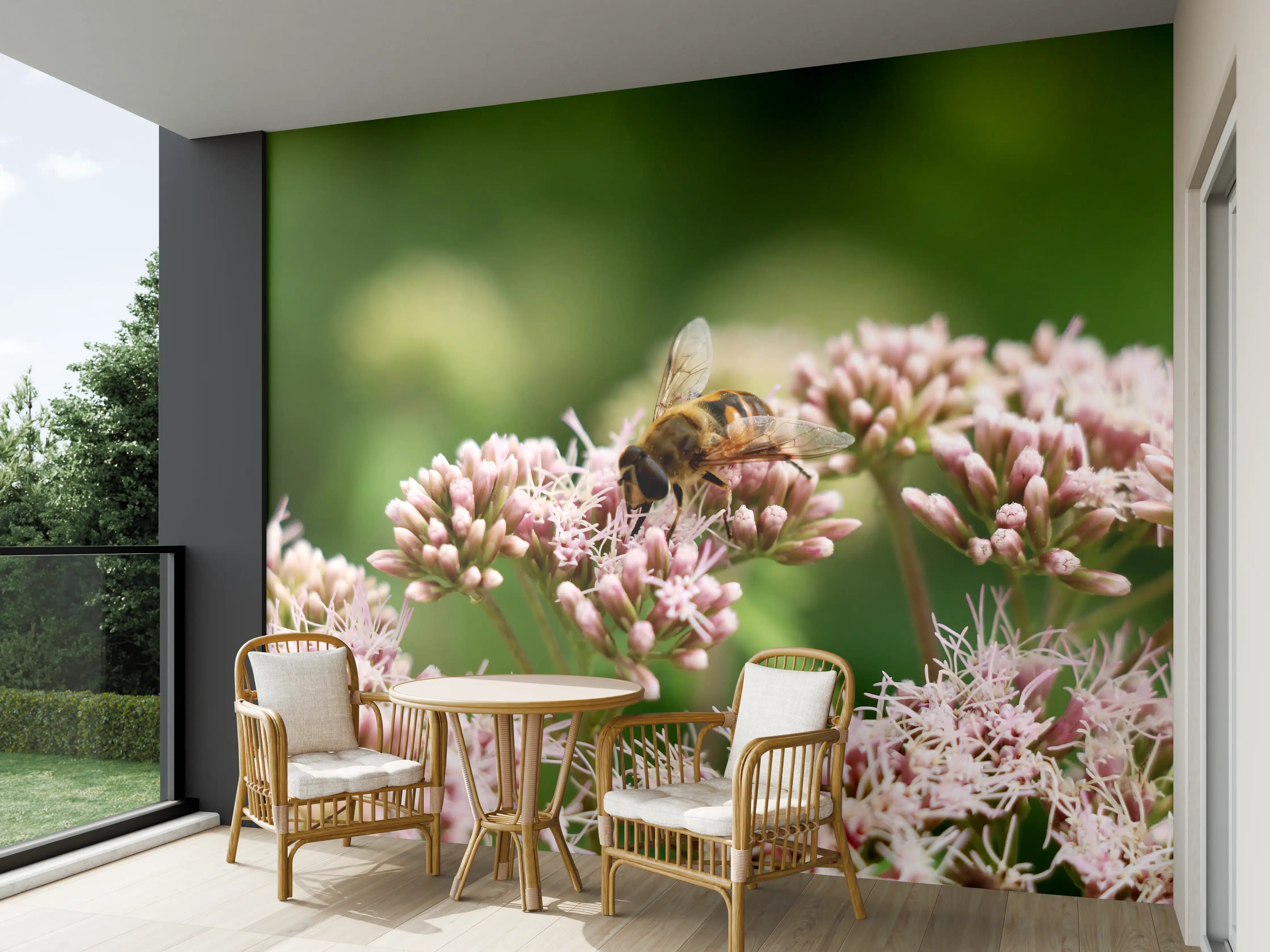 Wandverkleidung außen - Biene auf Rosa Blüten Makro