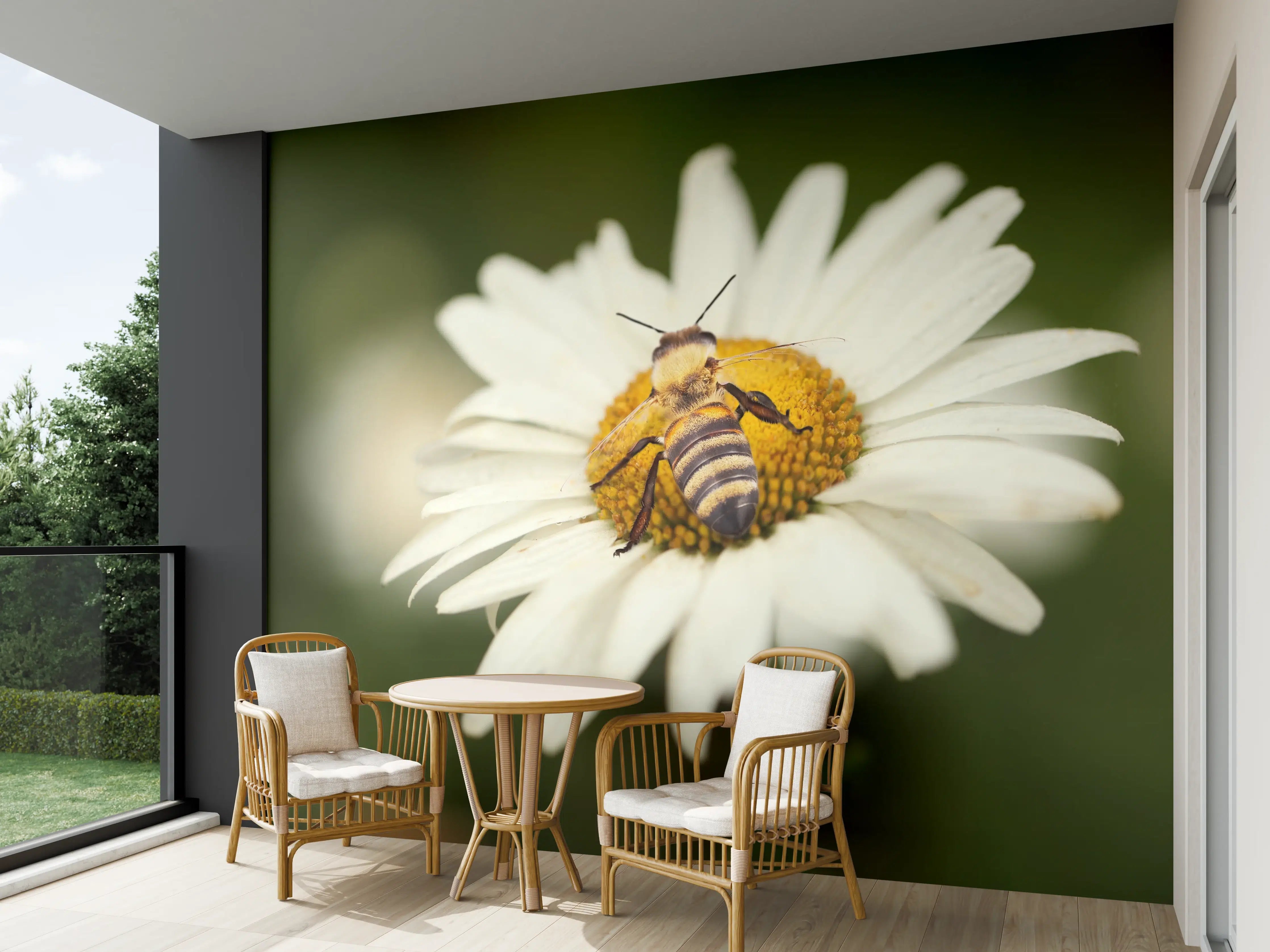 Wandverkleidung außen - Biene auf einem Gänseblümchen