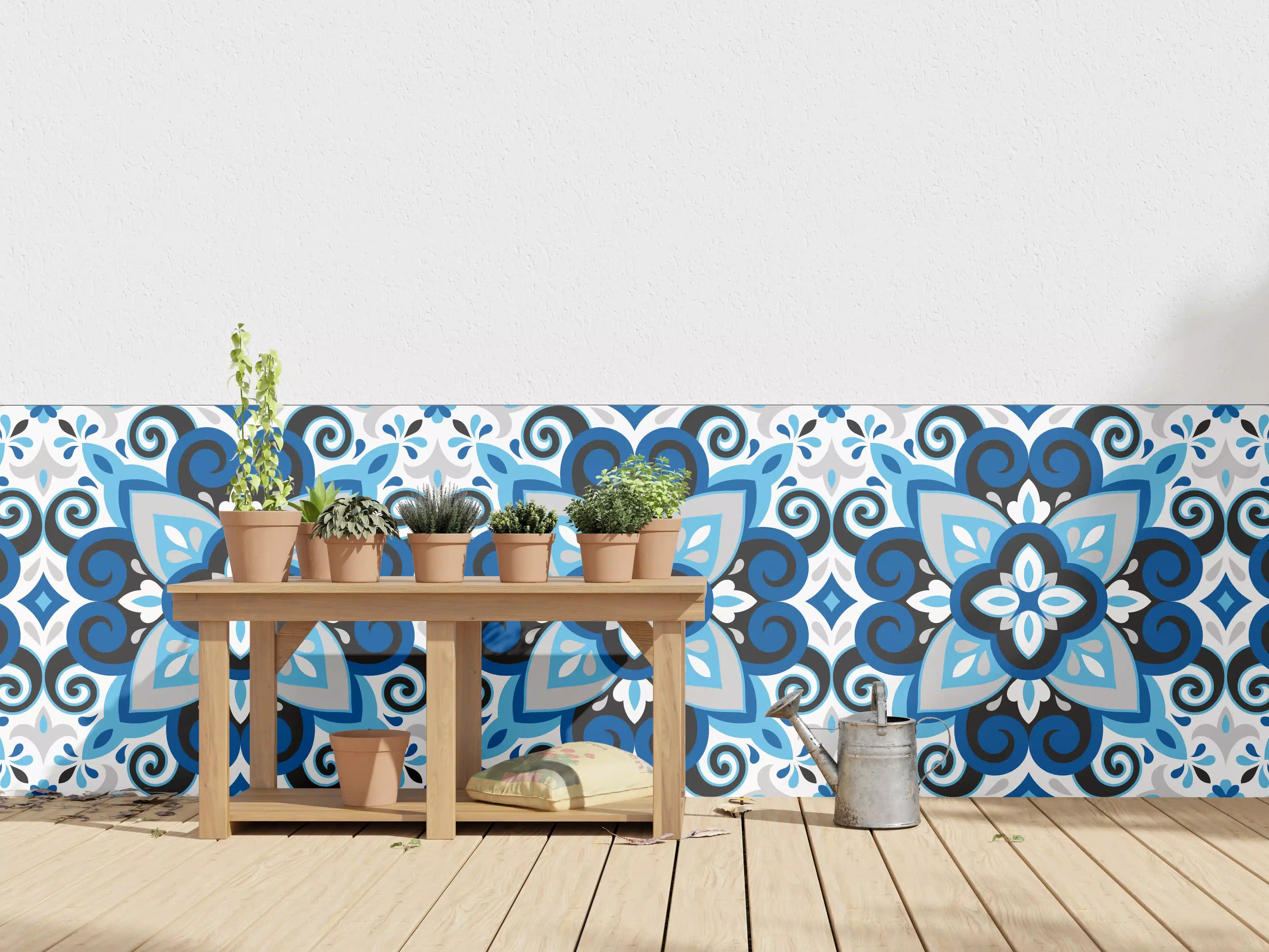 Wandverkleidung außen - Blau-weißes Musterdesign mit subtilen Grautönen