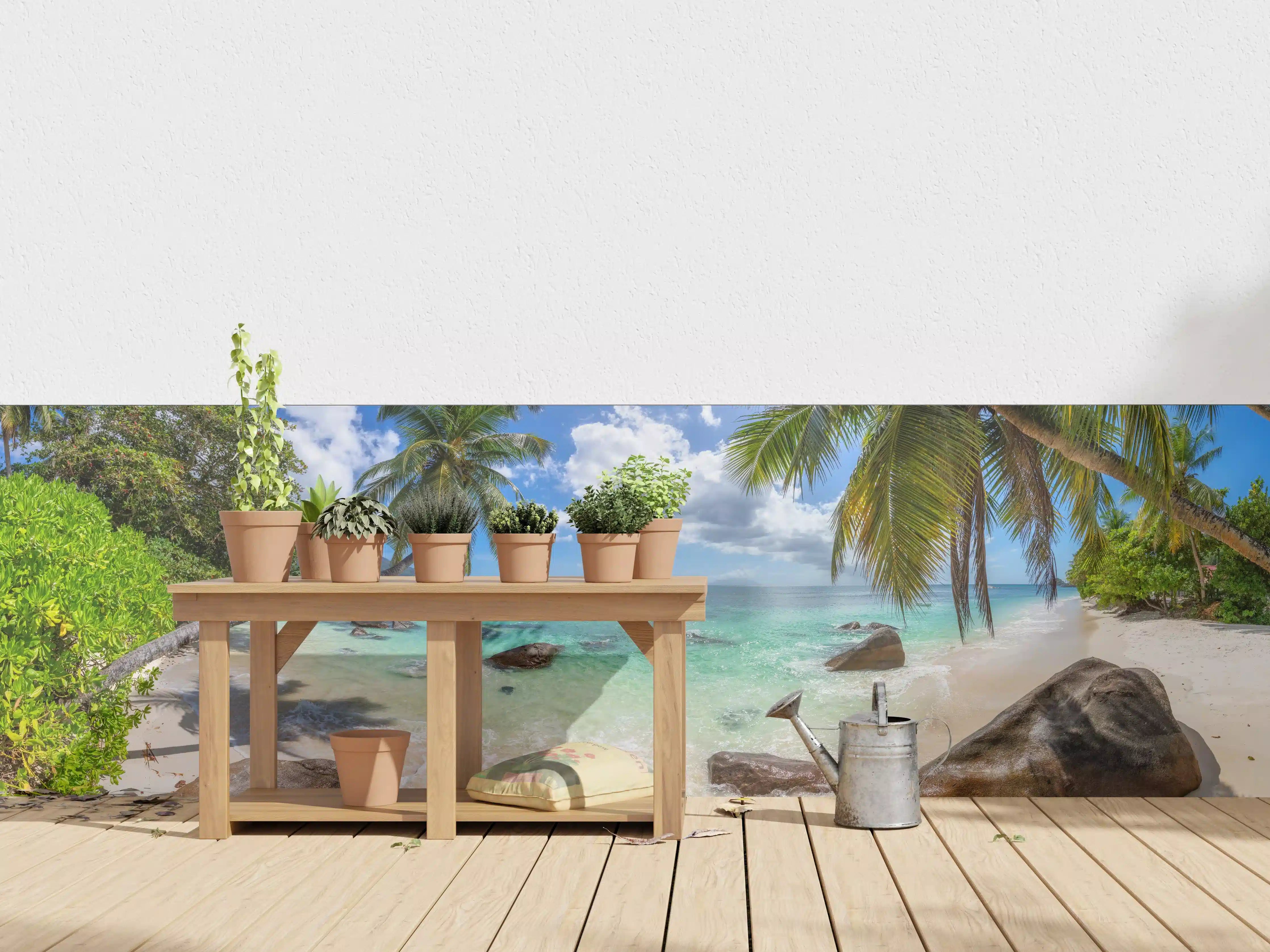 Wandverkleidung außen - Blick auf den schönen tropischen Strand