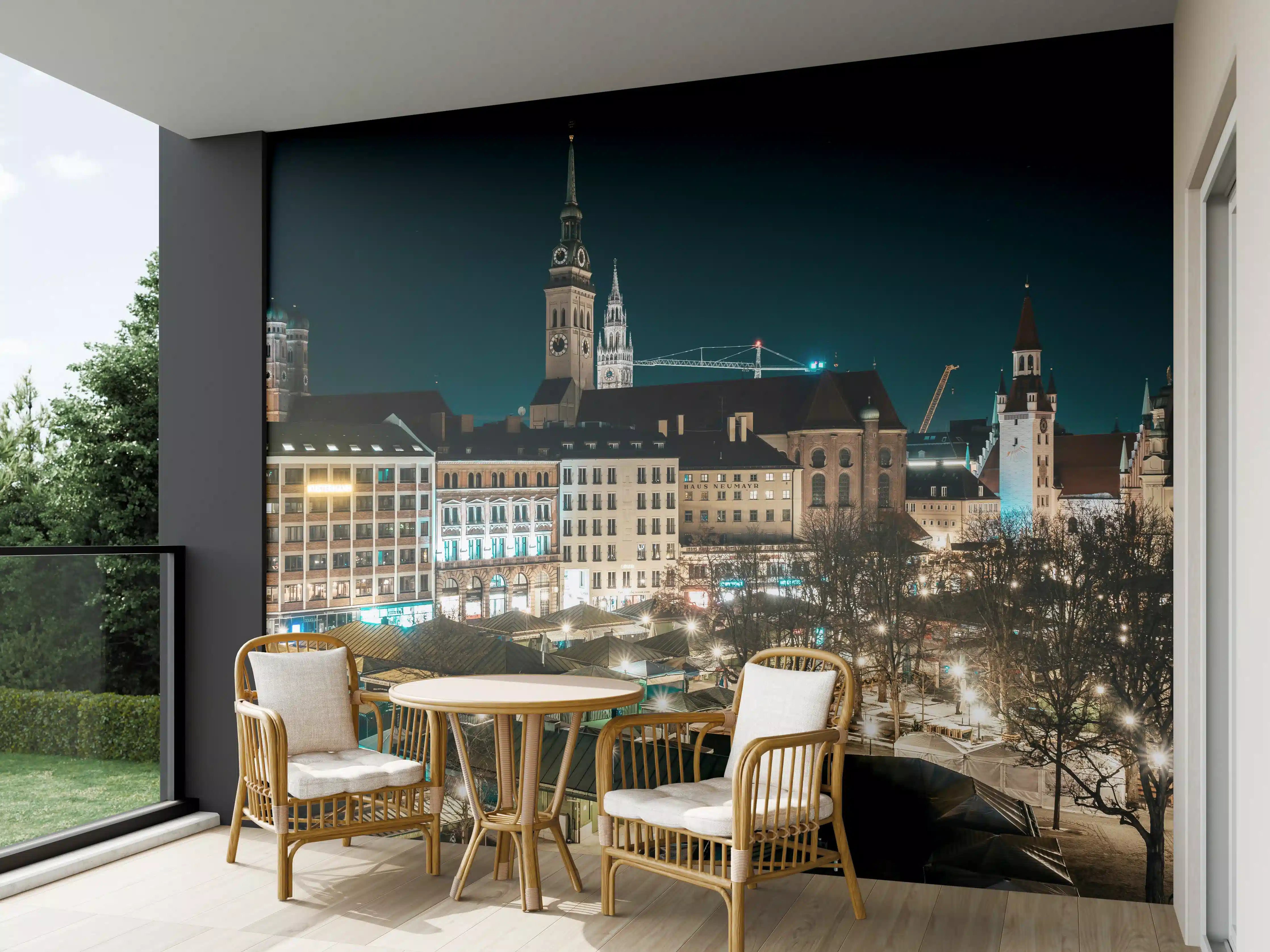 Wandverkleidung außen - Blick über den Viktualienmarkt zur Frauenkirche - München