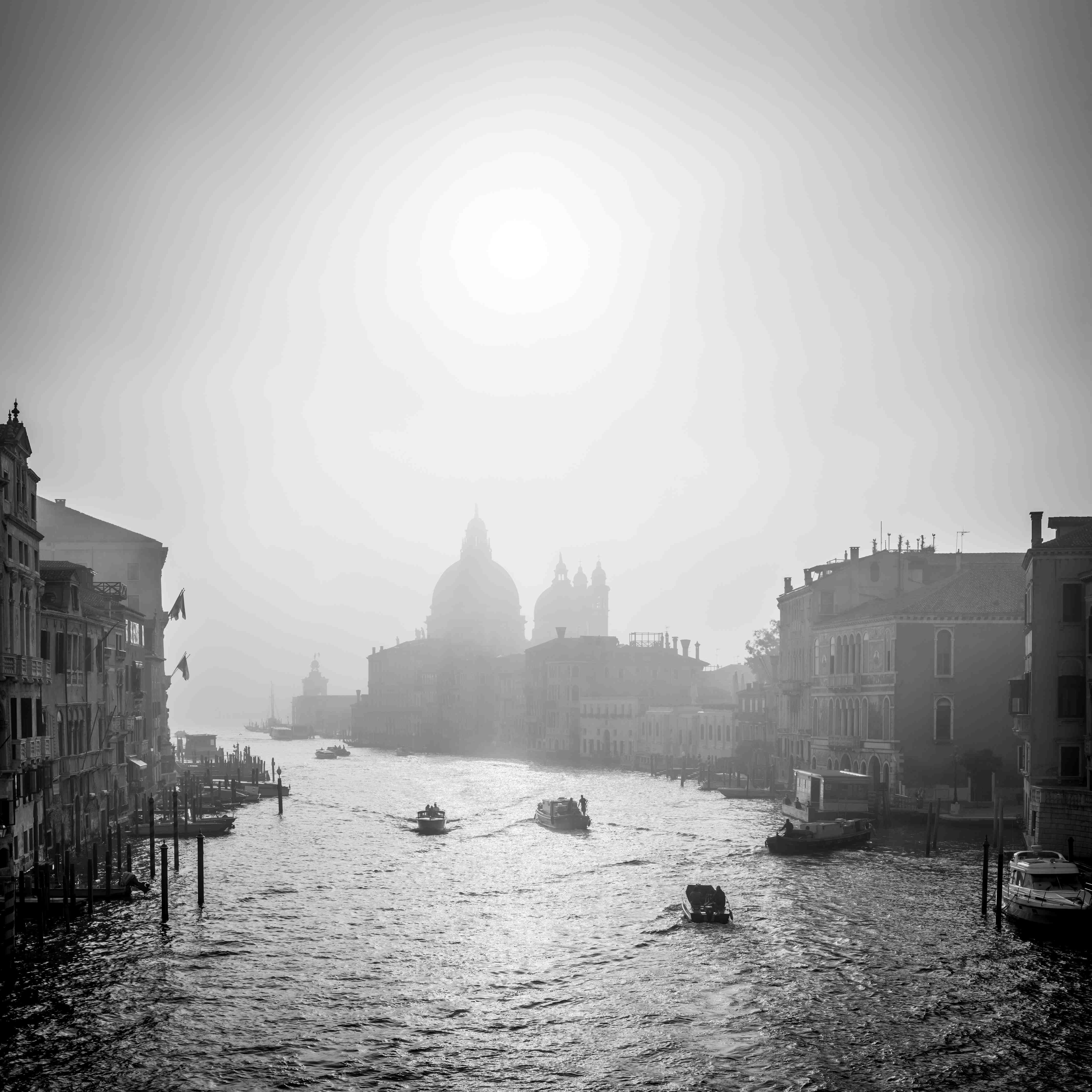 Wandverkleidung außen-Canal Grande in Schwarz-weiß