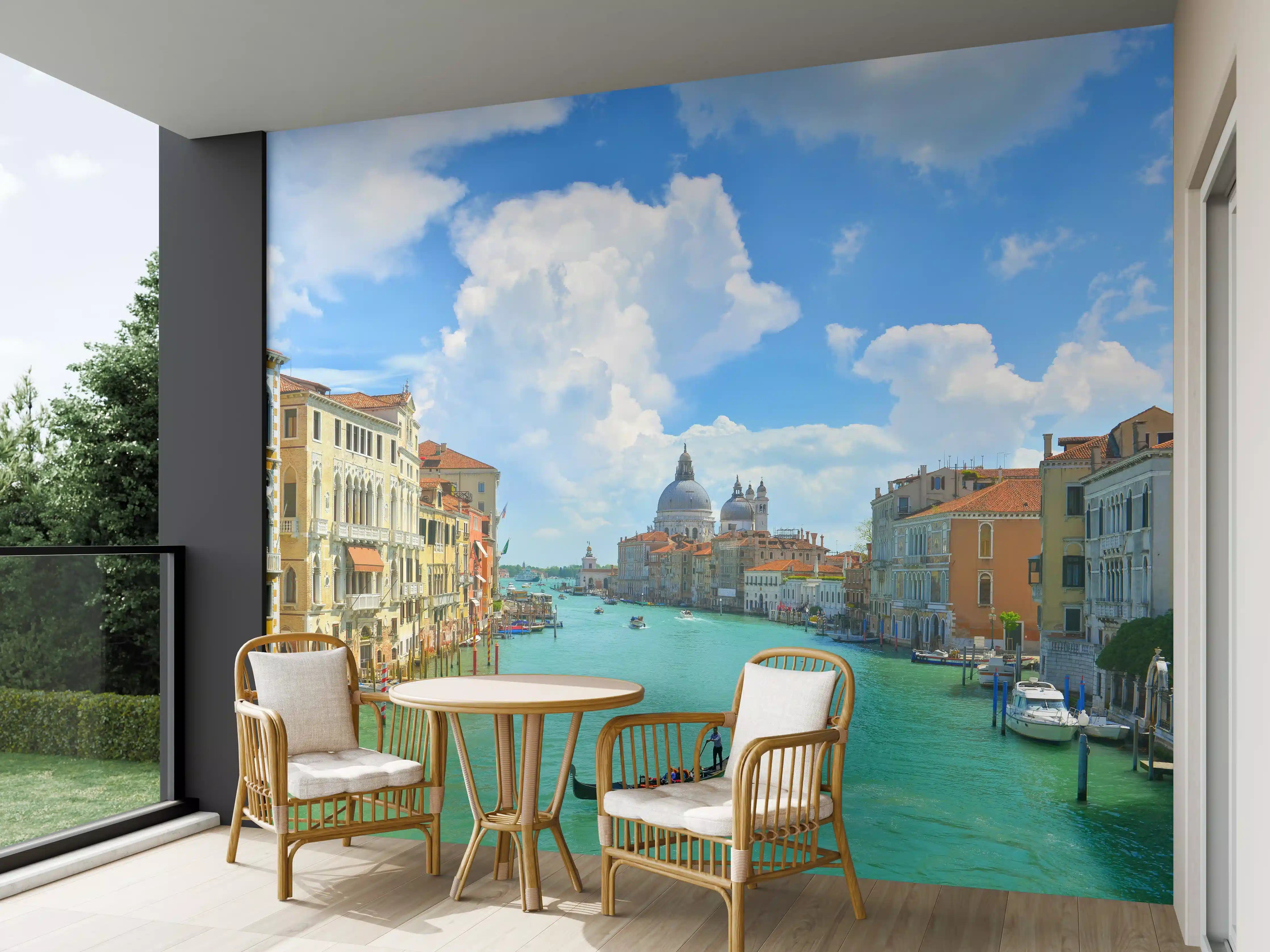 Wandverkleidung außen - Canal Grande in Venedig bei Tag