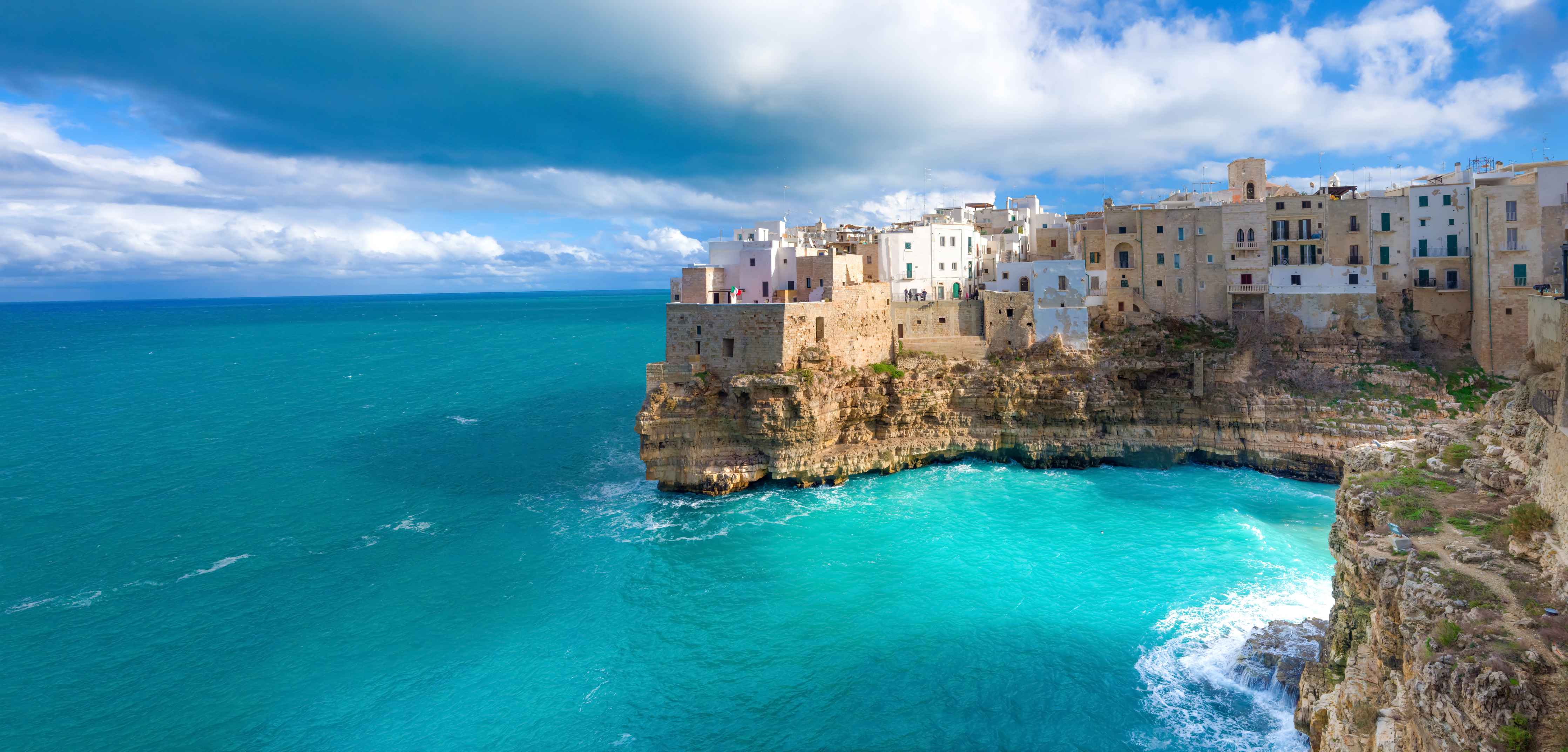 Wandverkleidung außen-Drohnensicht - Polignano